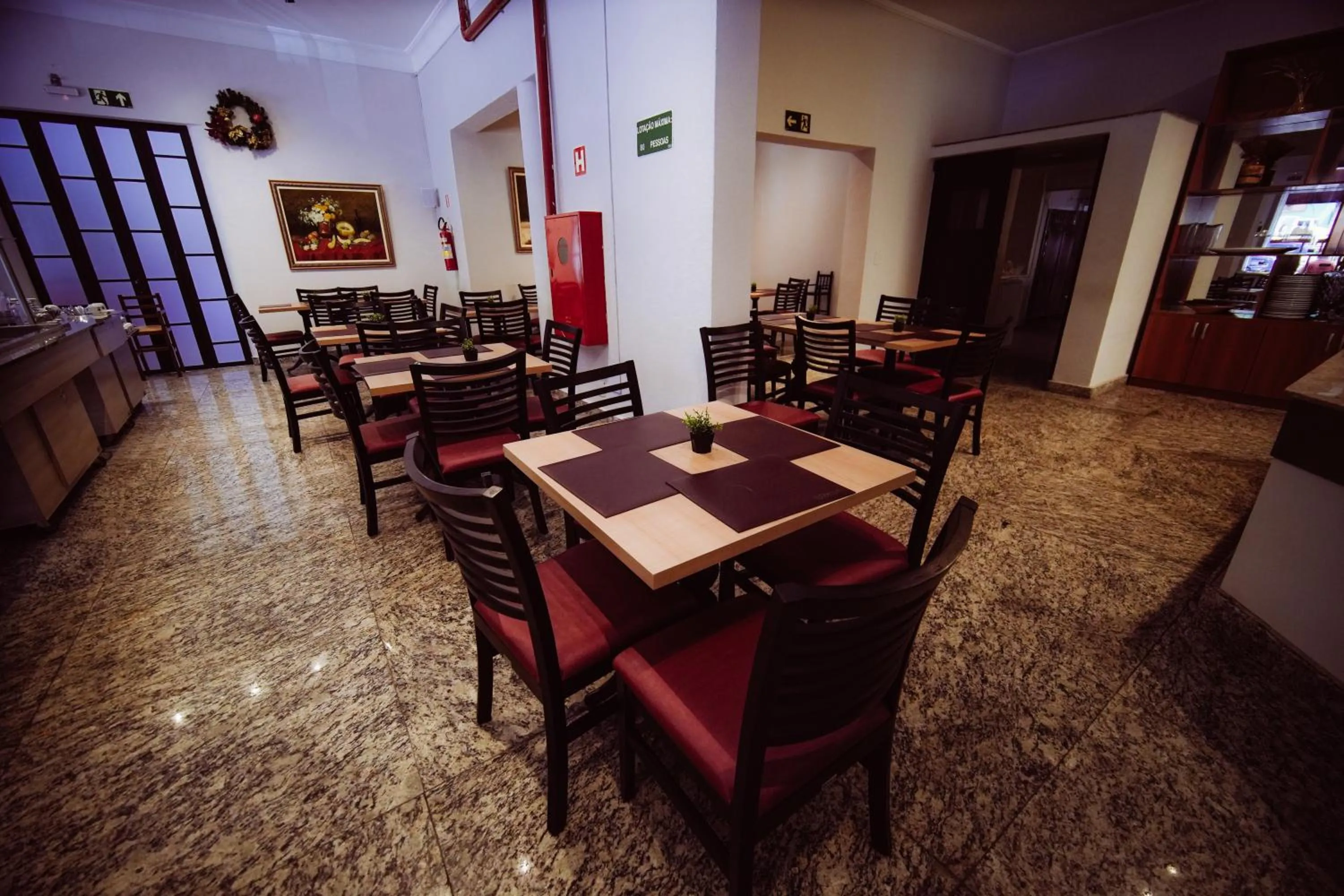 Restaurant/places to eat in Hotel Euro Suite Poços de Caldas By Nacional Inn