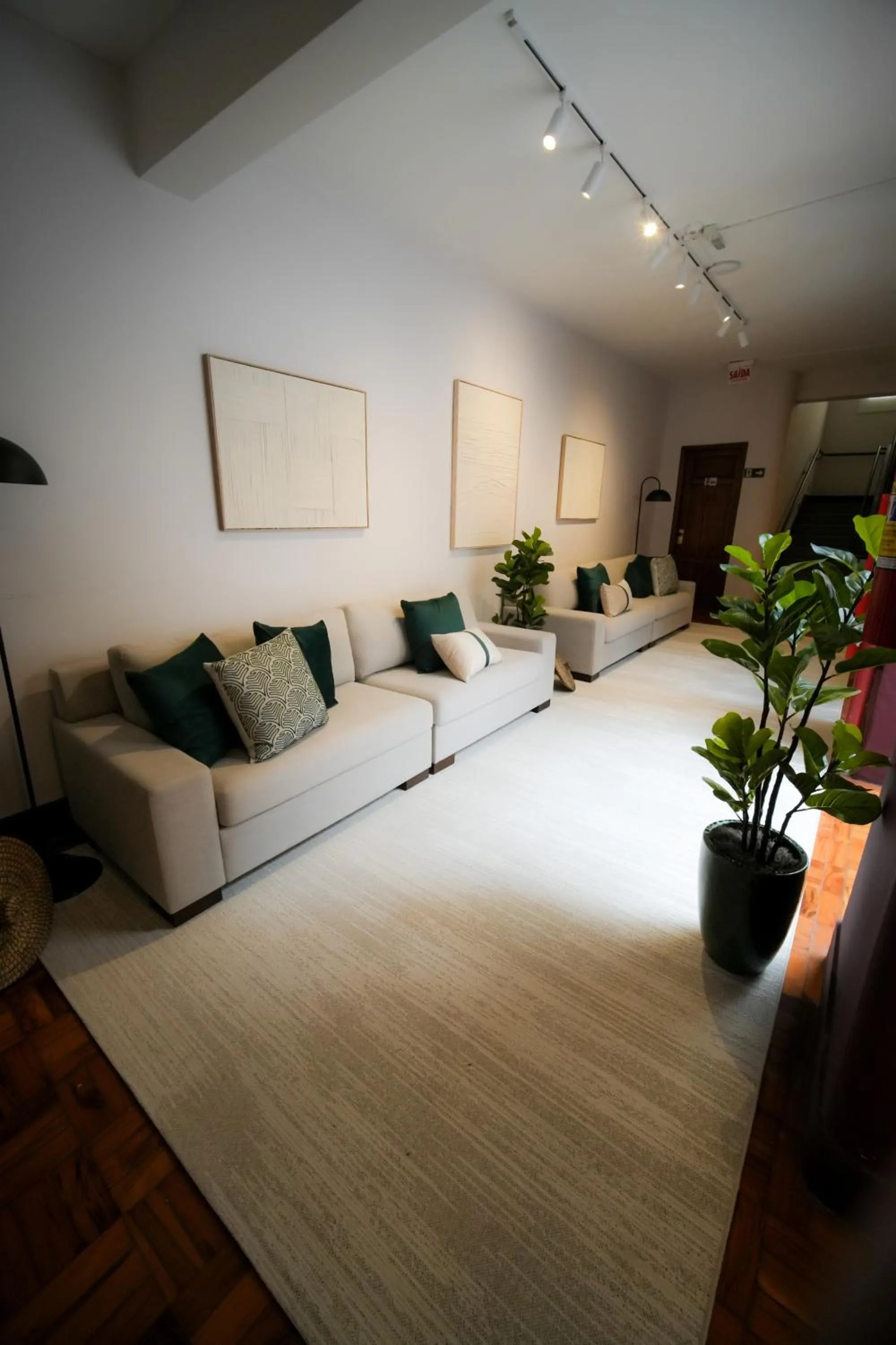 Seating area in Hotel Euro Suite Poços de Caldas By Nacional Inn