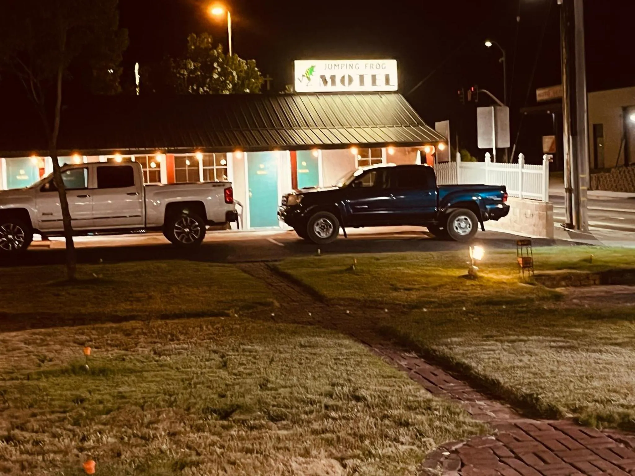 Night in Jumping Frog Motel