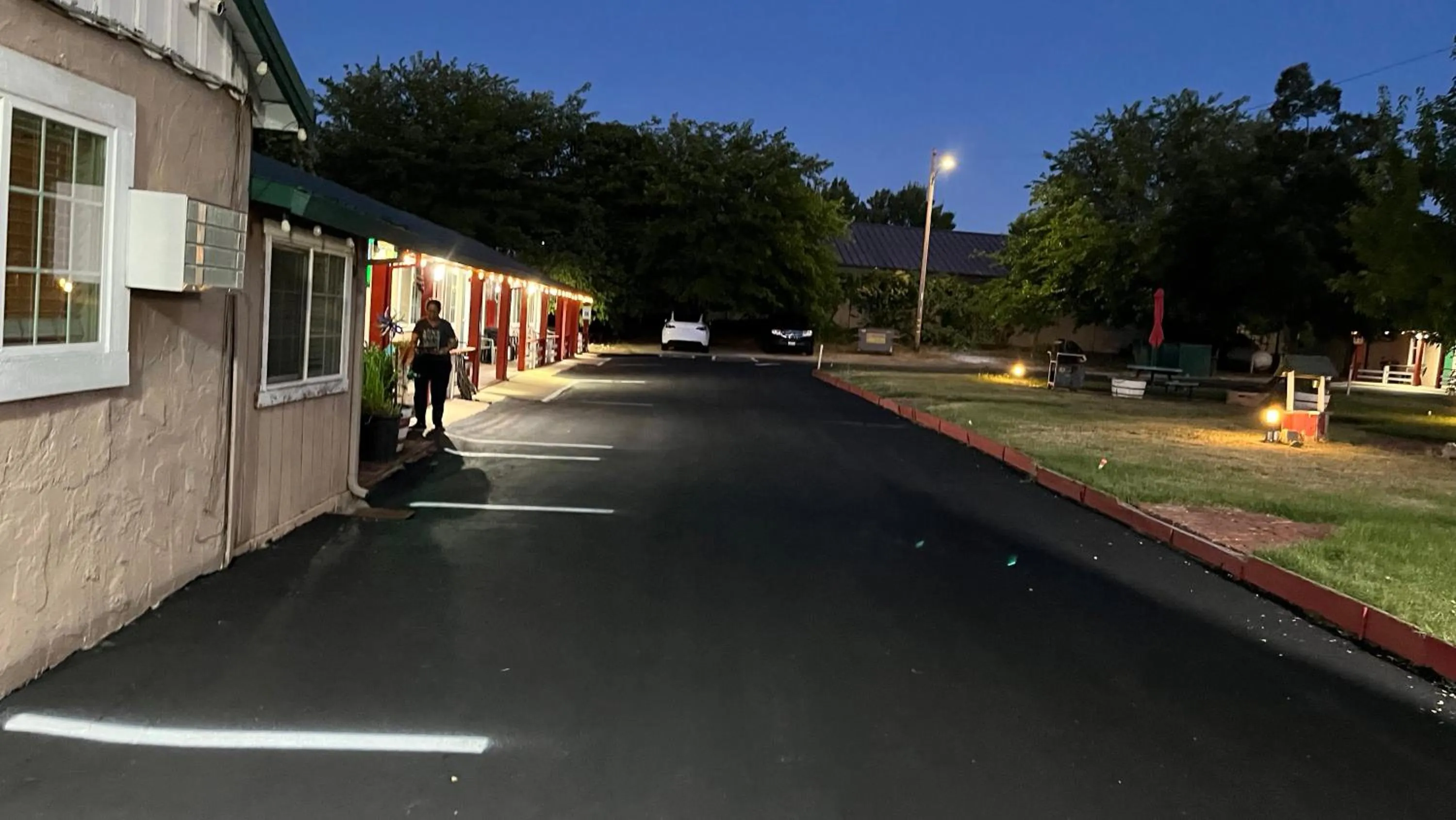 Night in Jumping Frog Motel