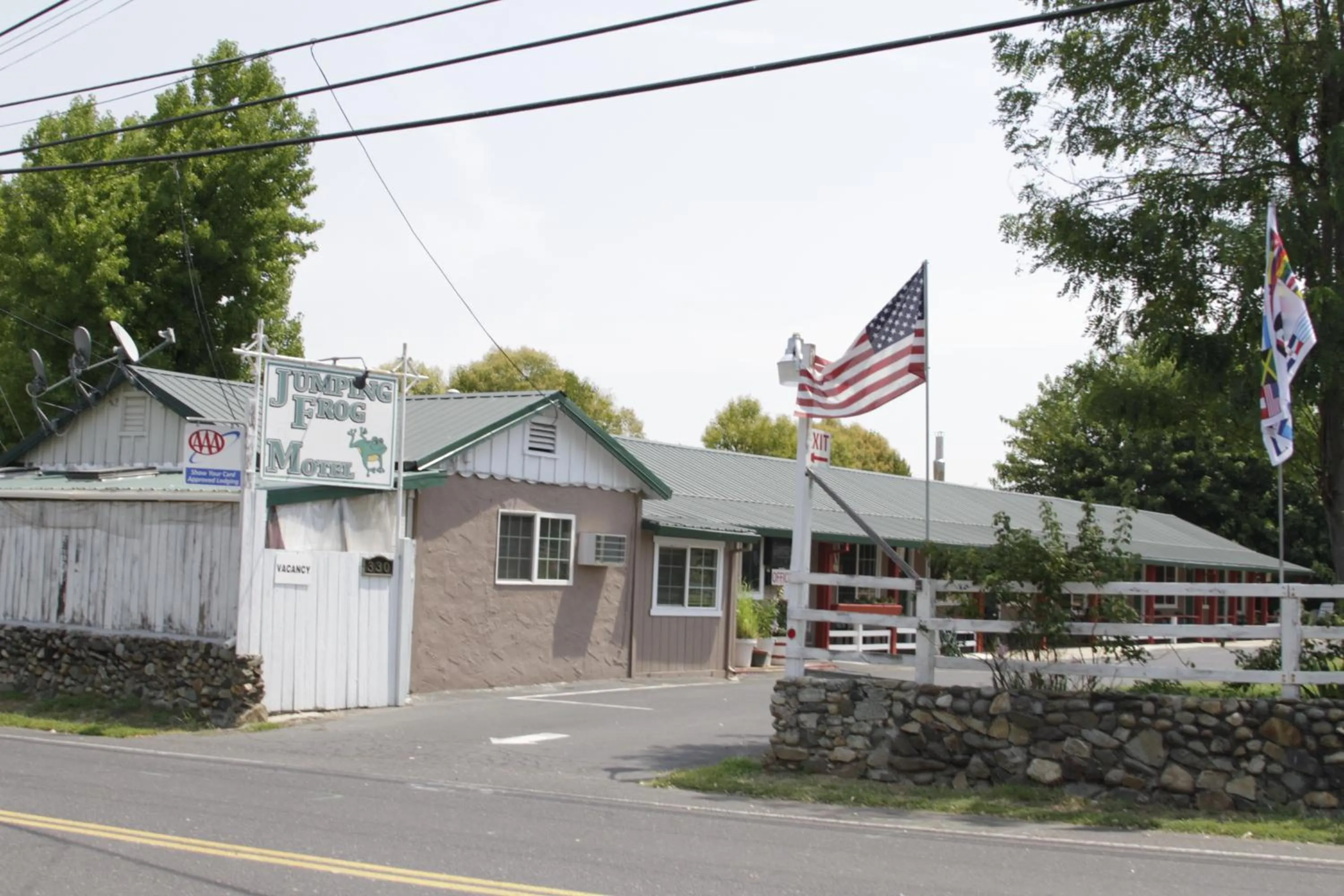 Street view in Jumping Frog Motel