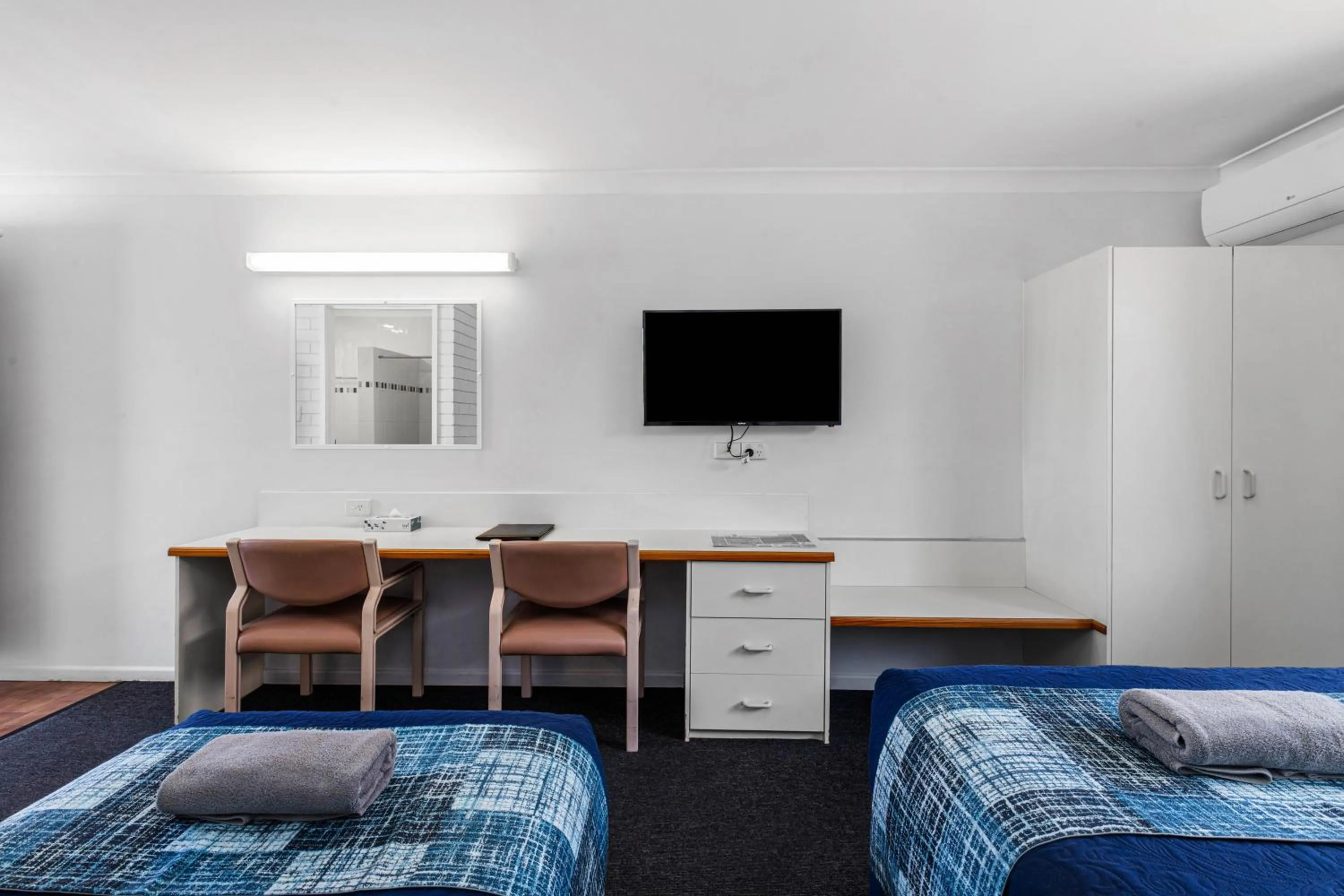 Bed in Leichhardt Motor Inn