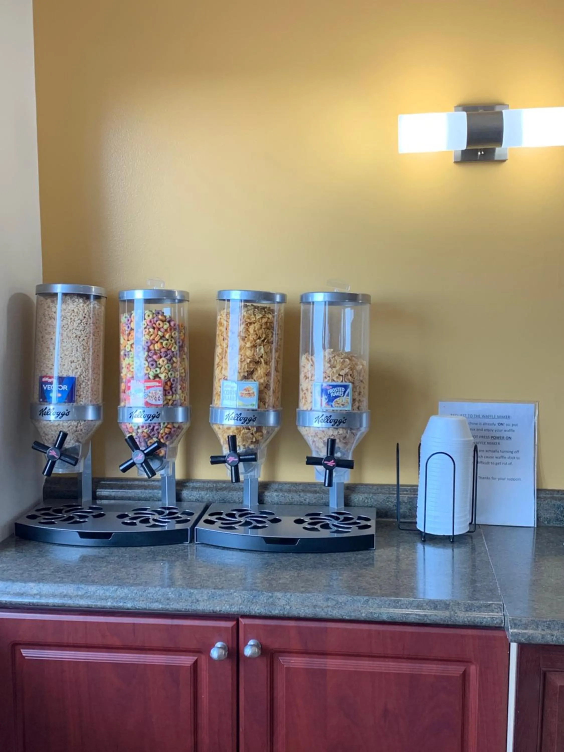 Coffee/tea facilities in Westway Inn Motel