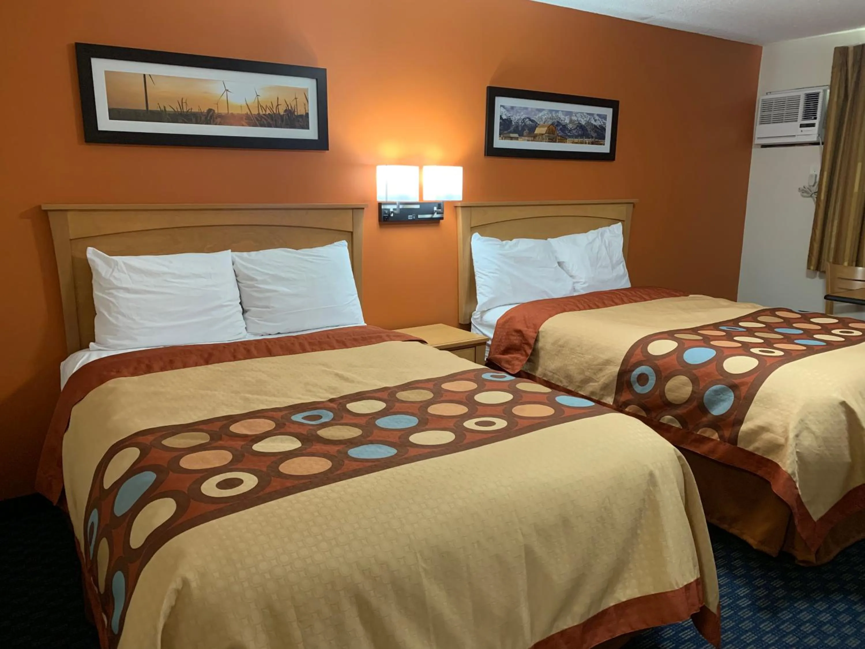 Coffee/tea facilities, Bed in Westway Inn Motel