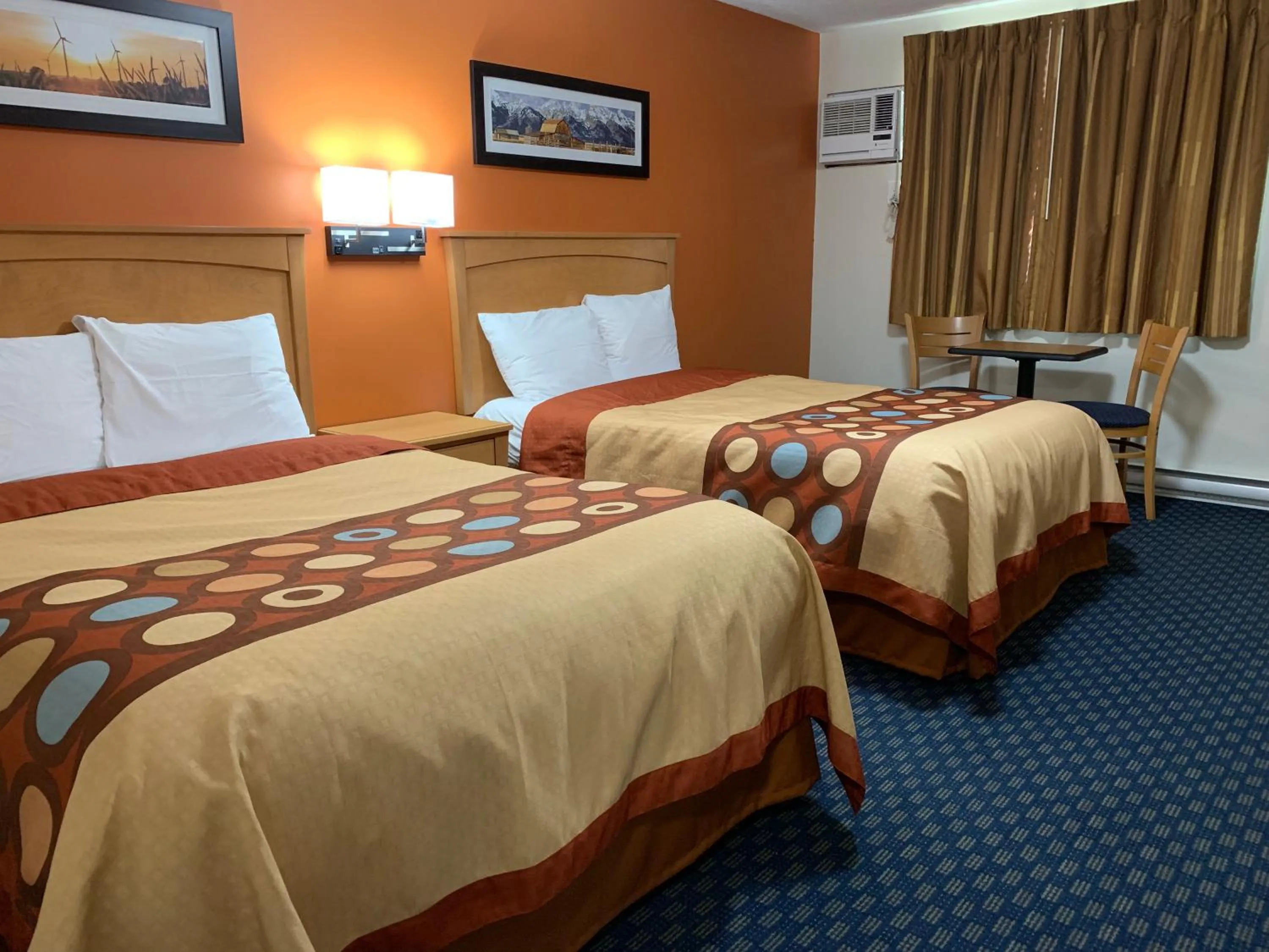 Coffee/tea facilities, Bed in Westway Inn Motel