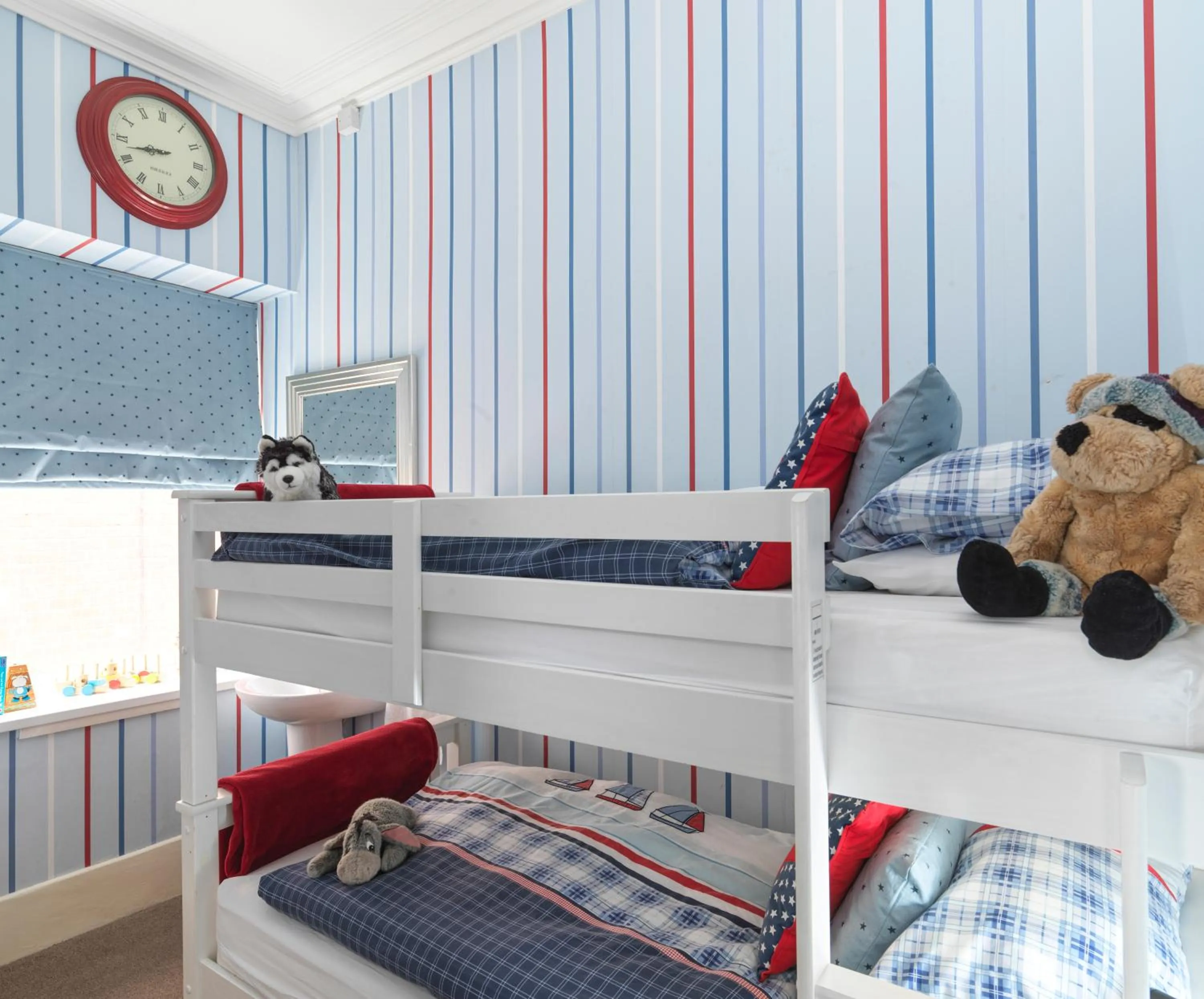 bunk bed, Bed in Howarth House