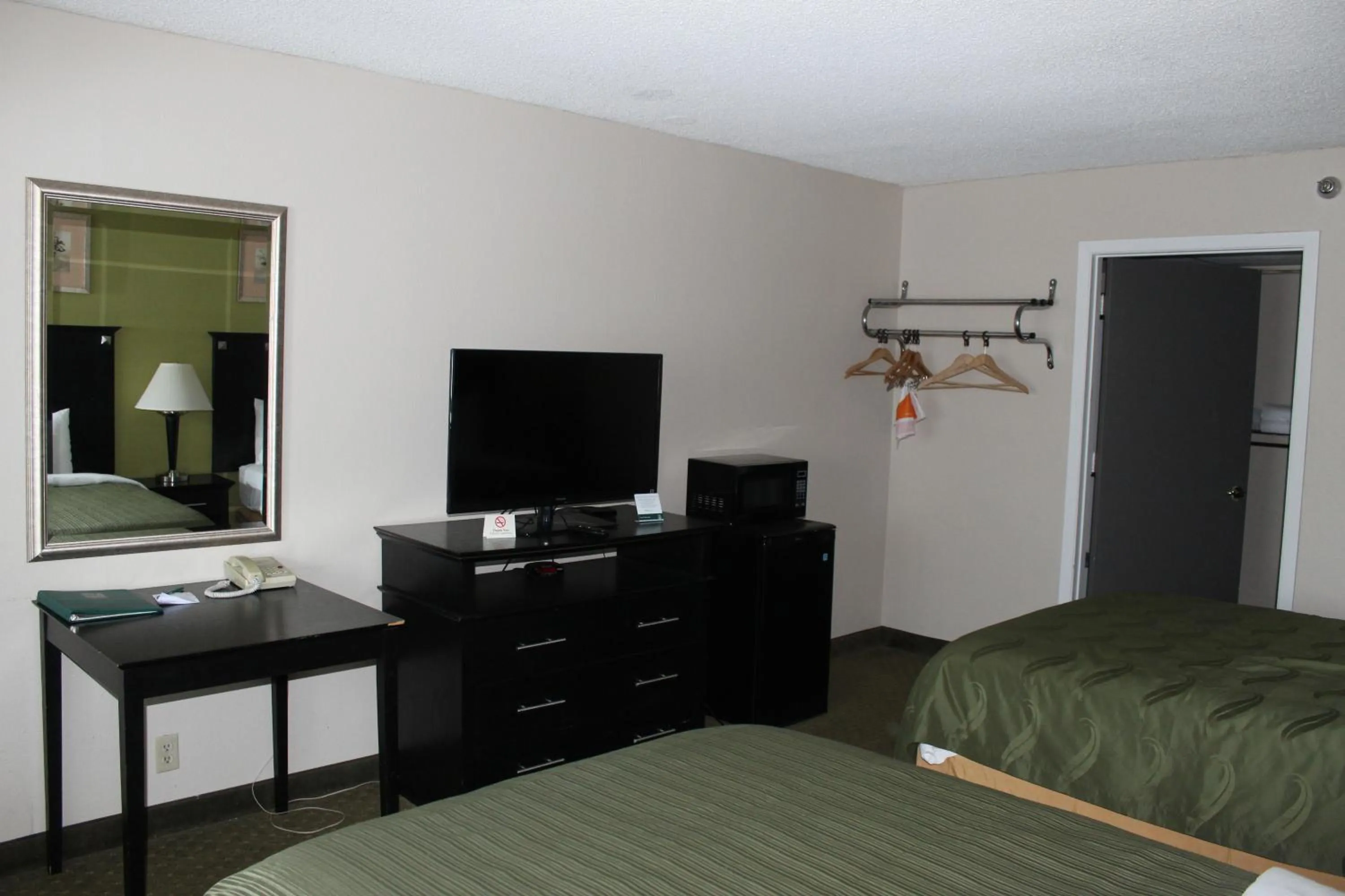 Bed in Quality Inn & Suites Moline - Quad Cities