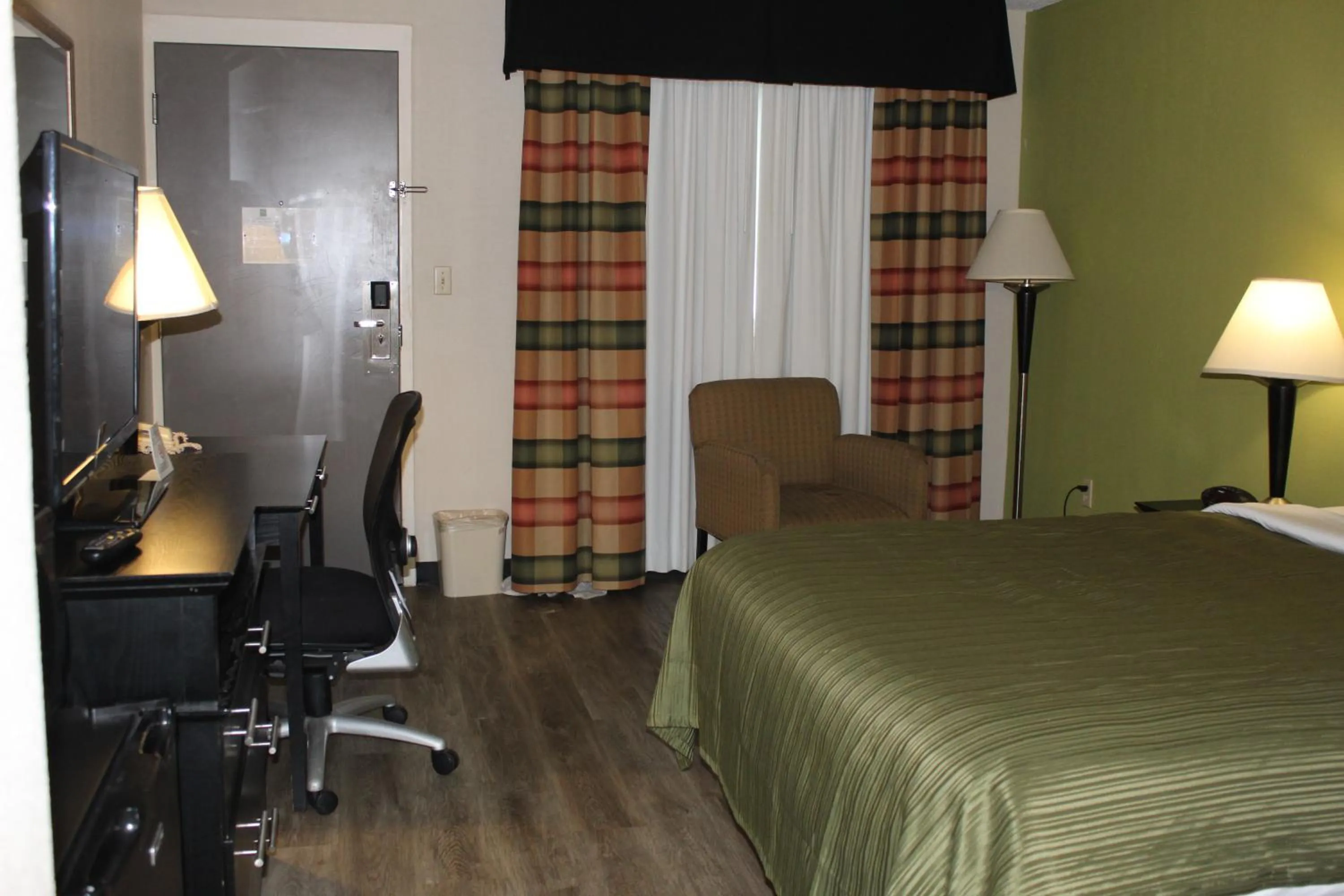 Bedroom, Bed in Quality Inn & Suites Moline - Quad Cities
