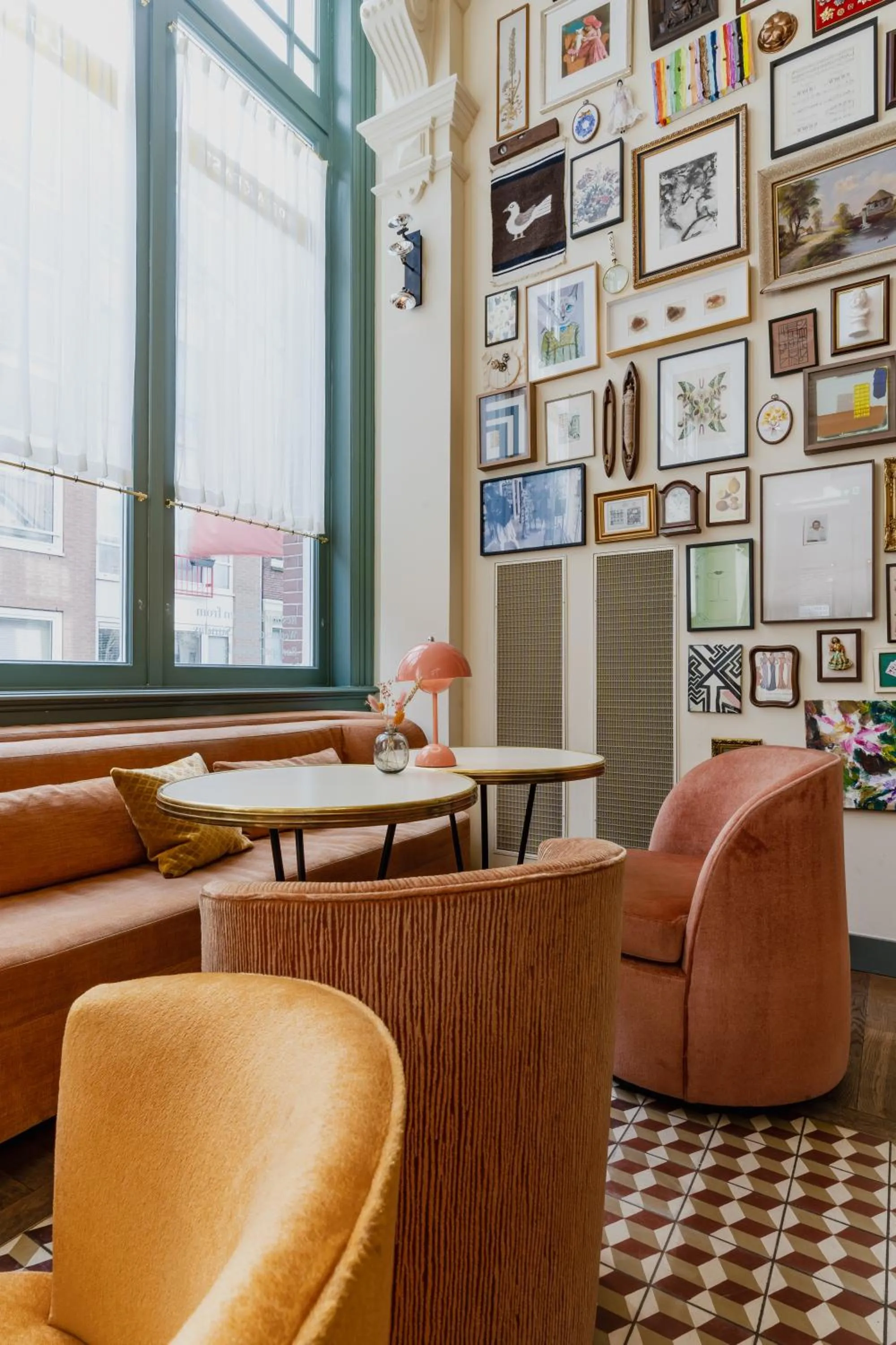 Lounge or bar in Hotel Mercier