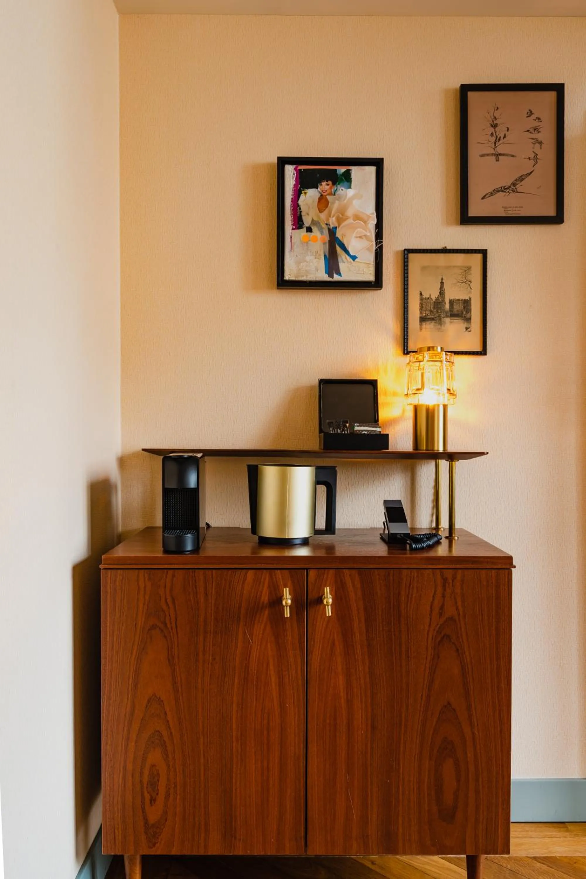 Coffee/tea facilities in Hotel Mercier
