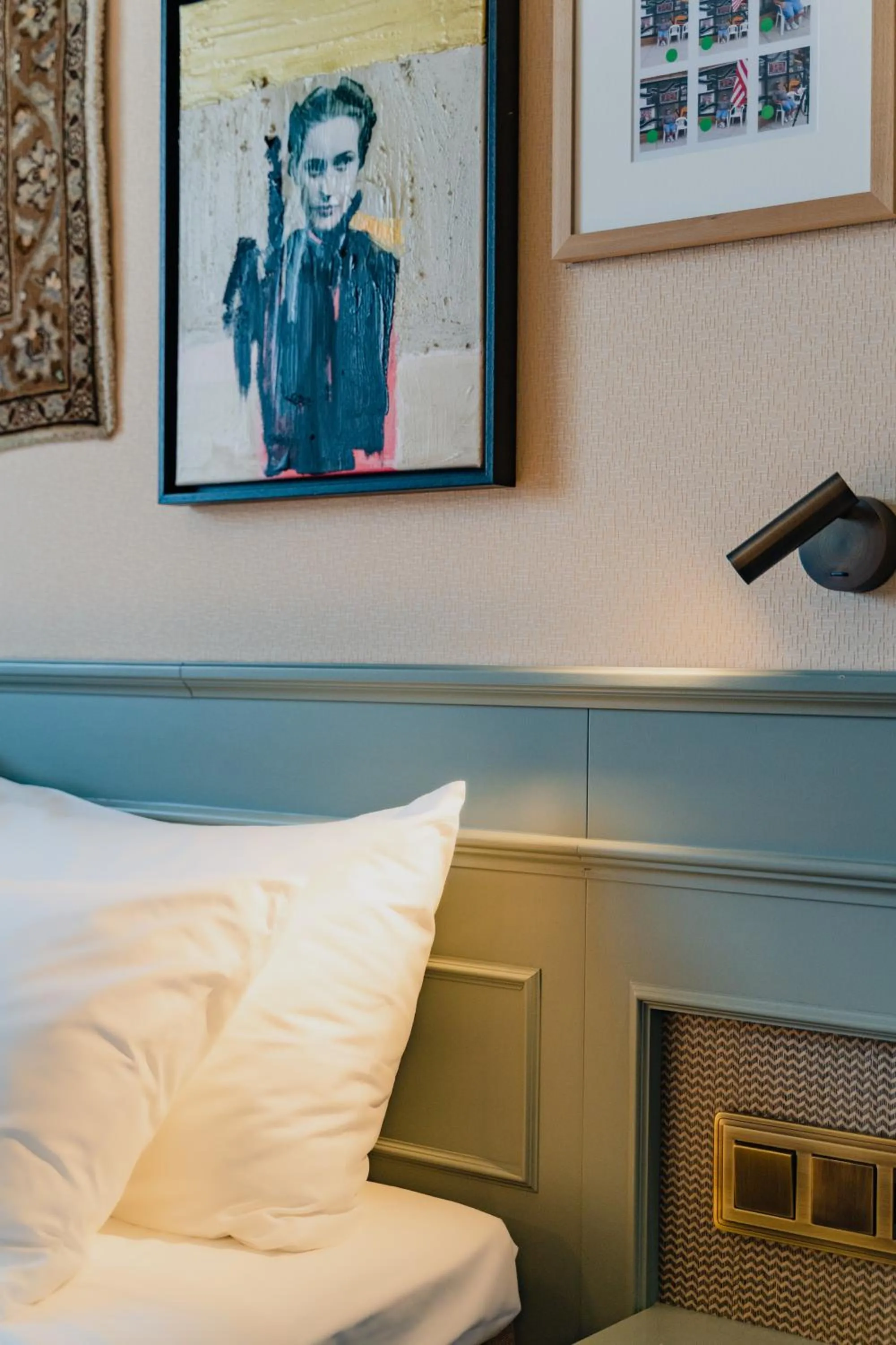 Bed in Hotel Mercier