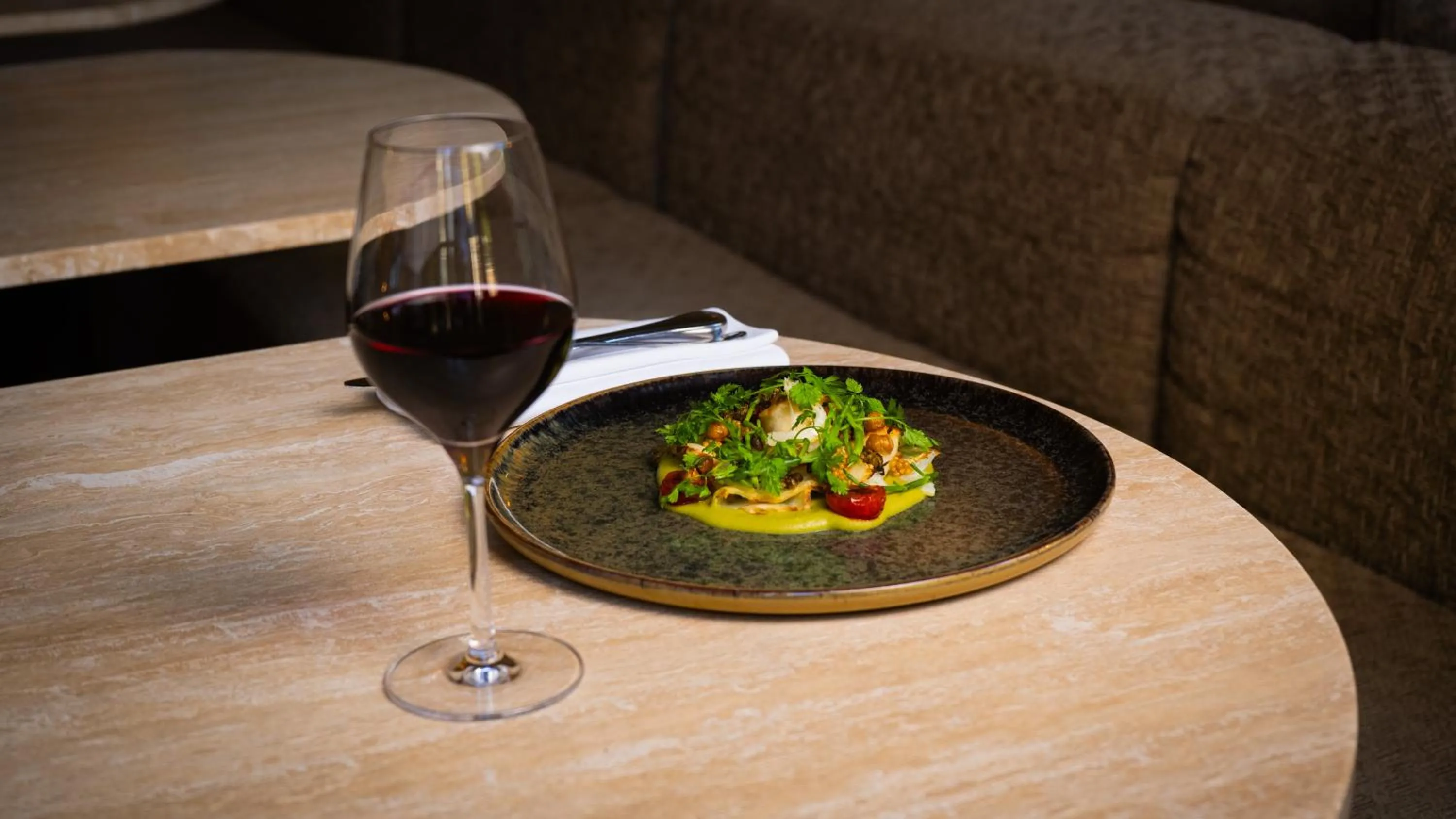 Restaurant/places to eat in Hotel Mercier