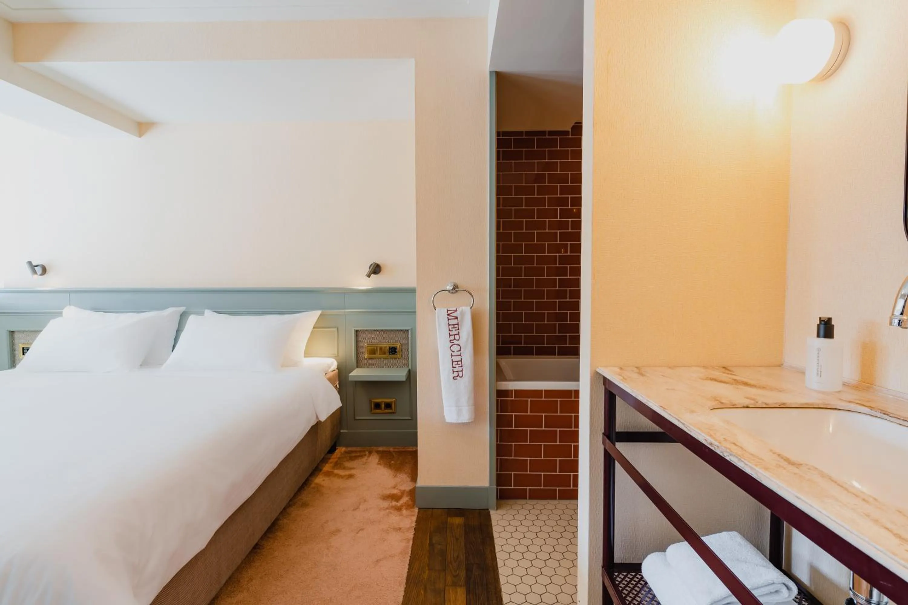 Bed in Hotel Mercier