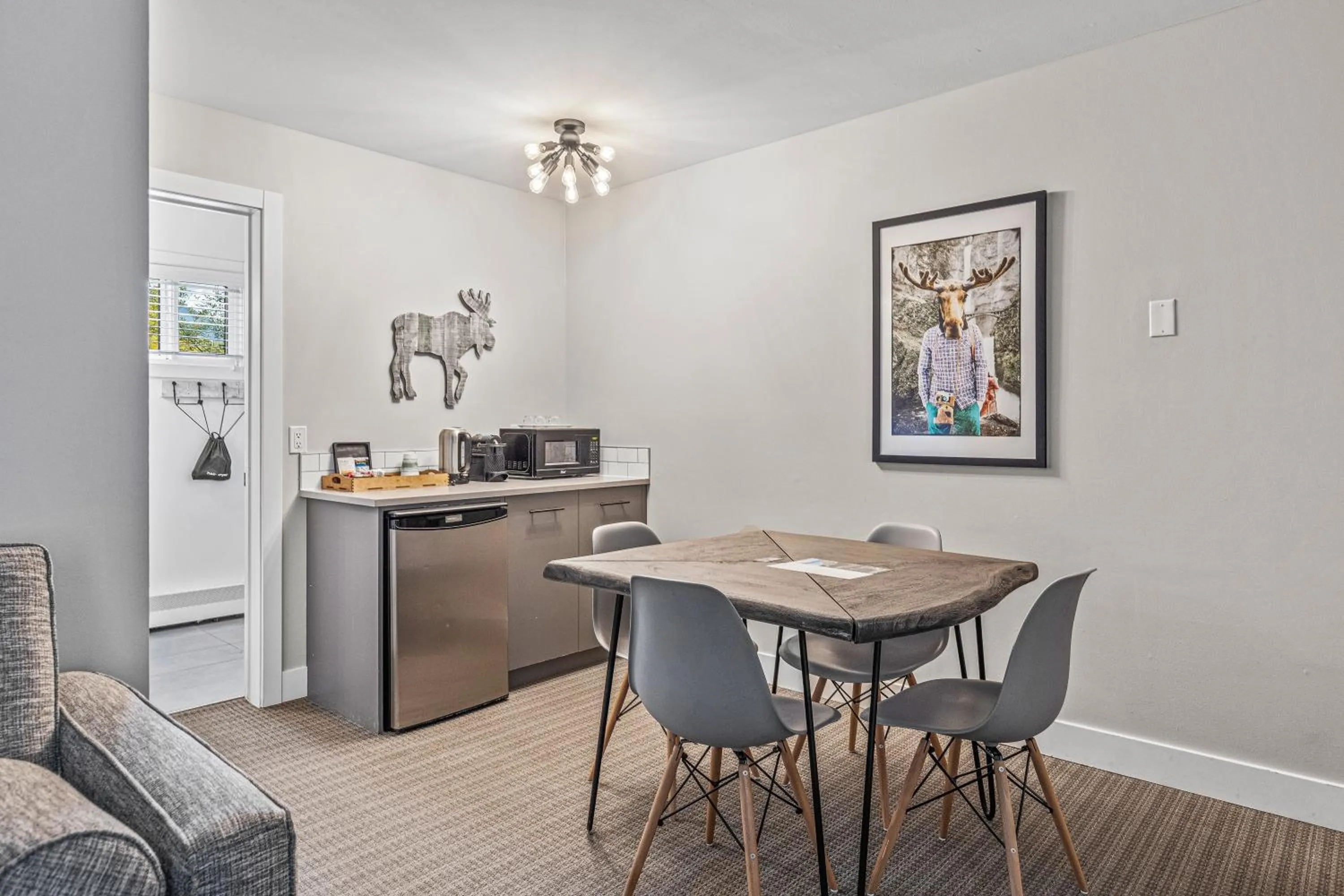 Dining area in Lamphouse By Basecamp
