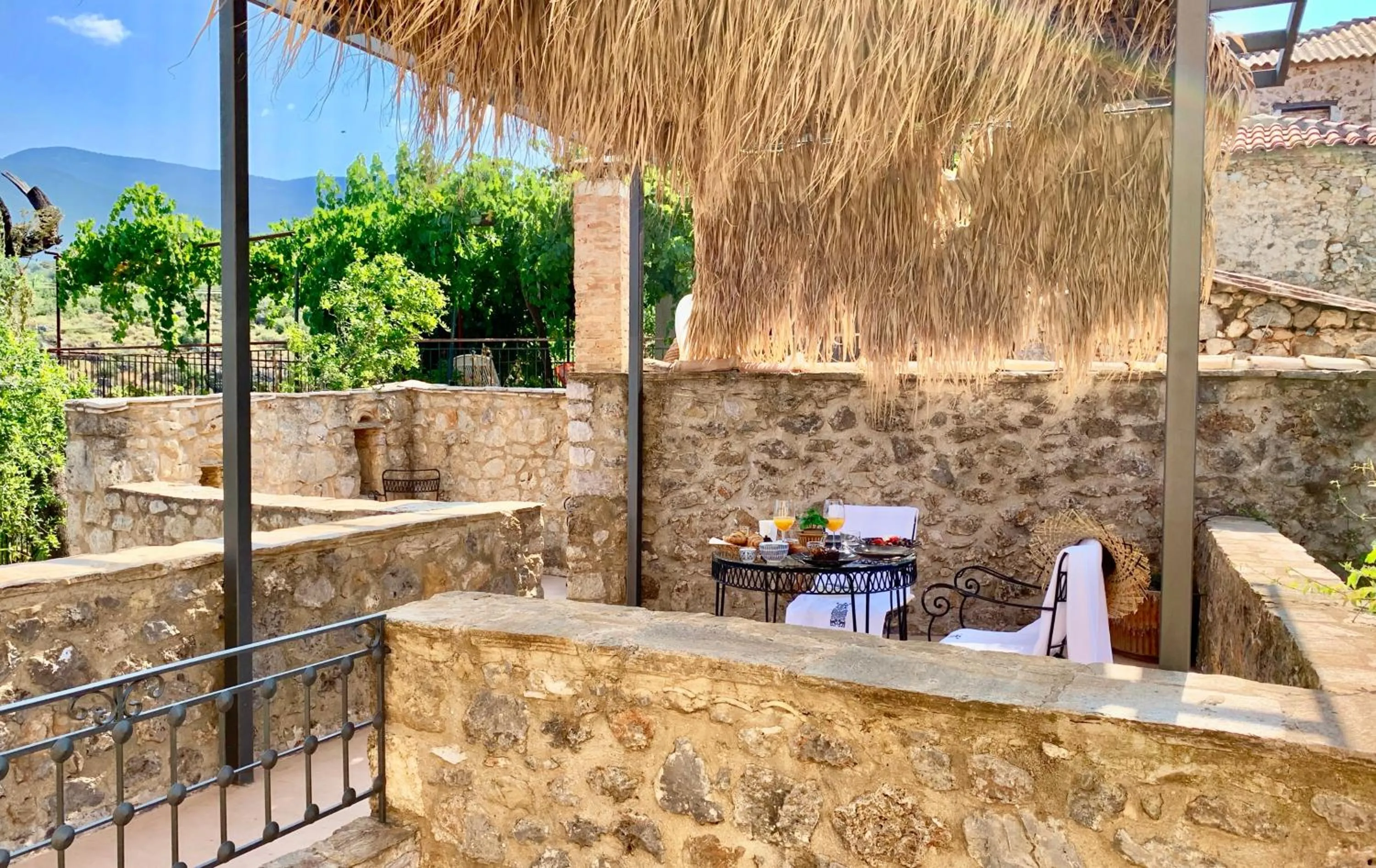 Balcony/Terrace in Villa Vager Mani Hotel
