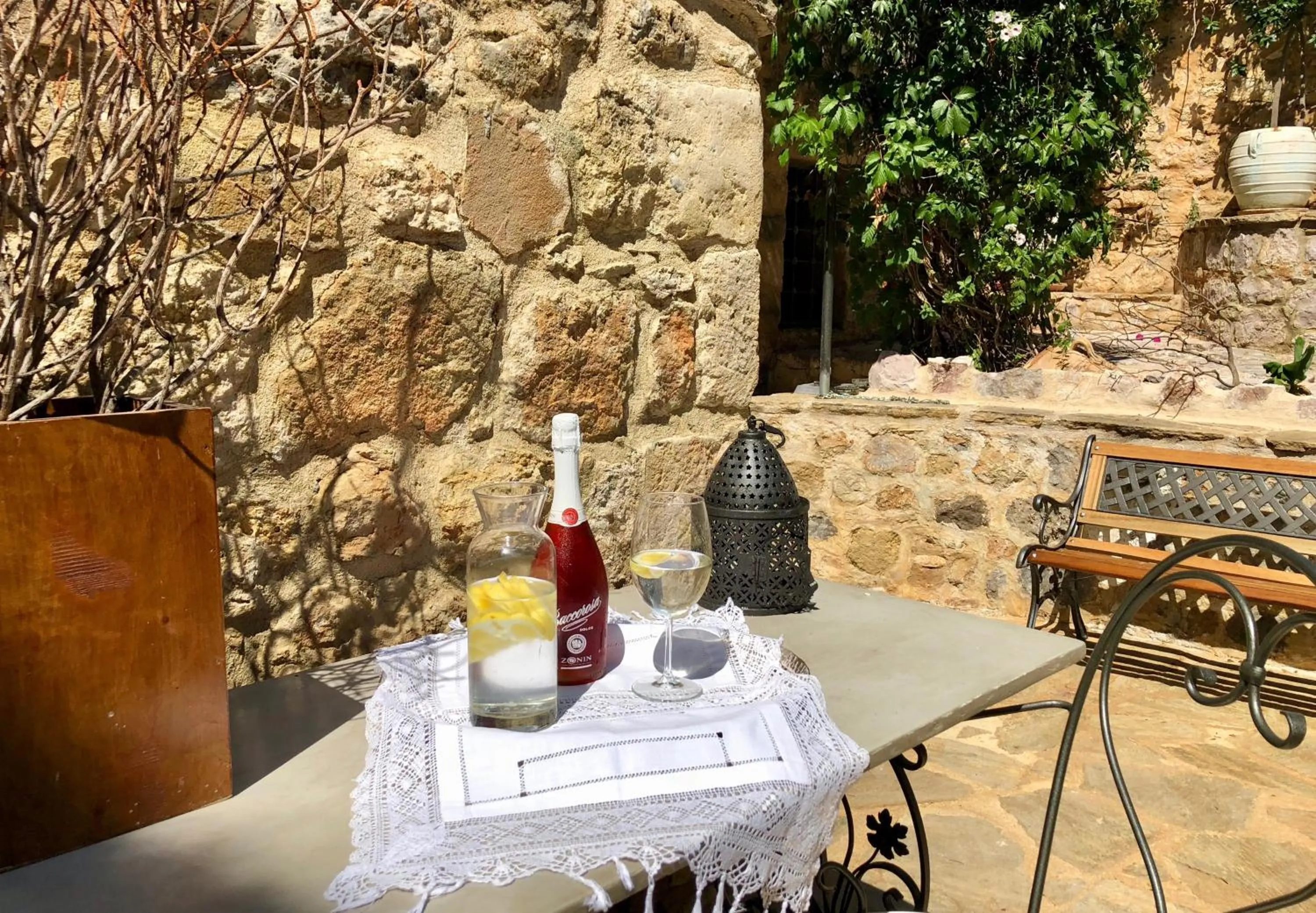 Facade/entrance in Villa Vager Mani Hotel