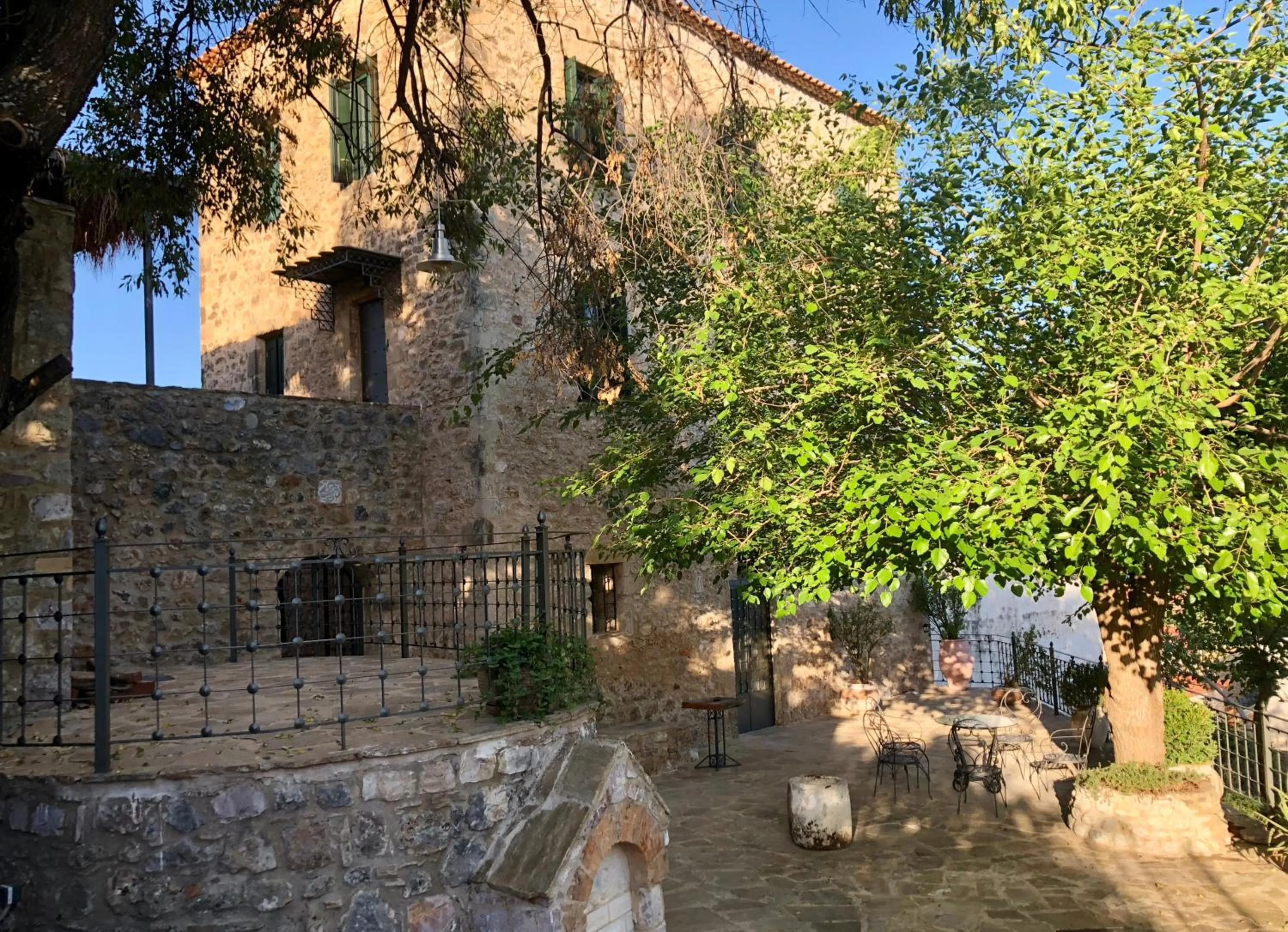 Mountain view in Villa Vager Mani Hotel