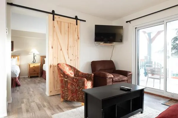 TV and multimedia in The Vance Creek Hotel & Conference Centre