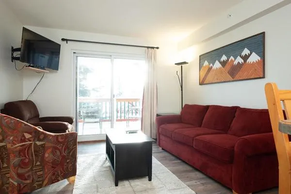 Living room in The Vance Creek Hotel & Conference Centre
