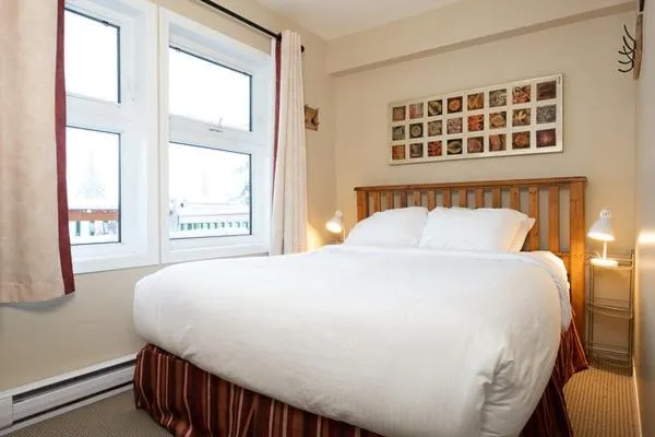Bedroom in The Vance Creek Hotel & Conference Centre
