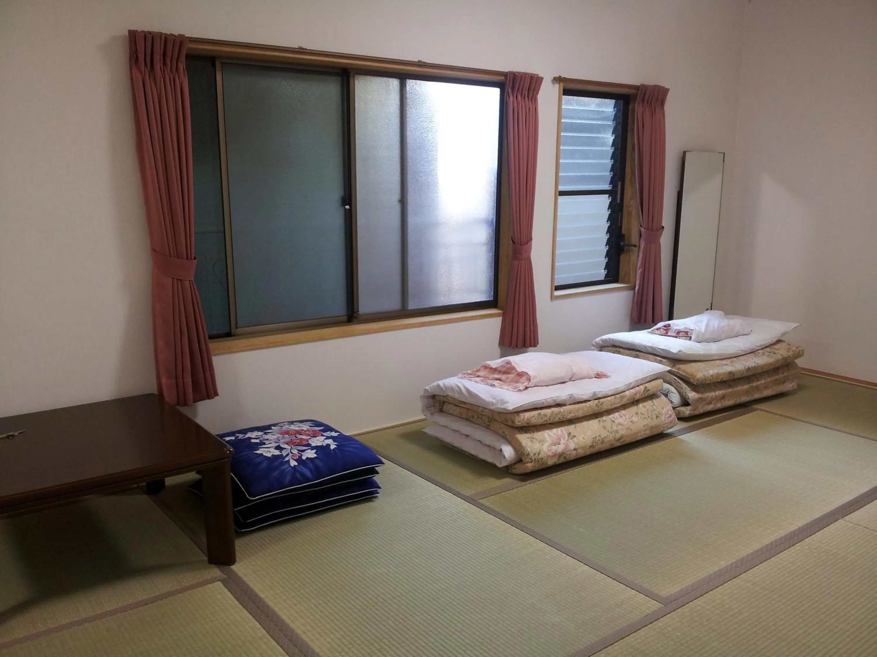 Photo of the whole room, Bed in Mimatsuso