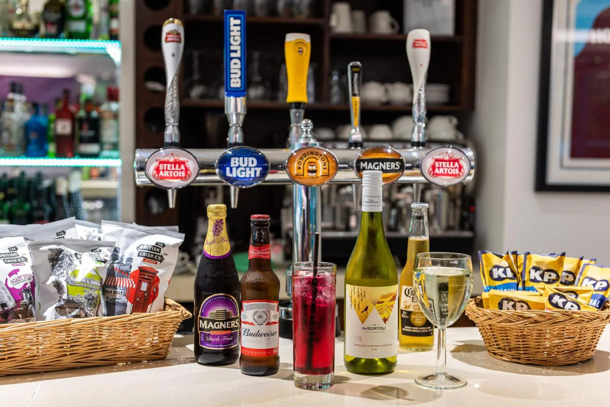 Lounge or bar in Holiday Inn Express Burnley M65 Jct 10 by IHG