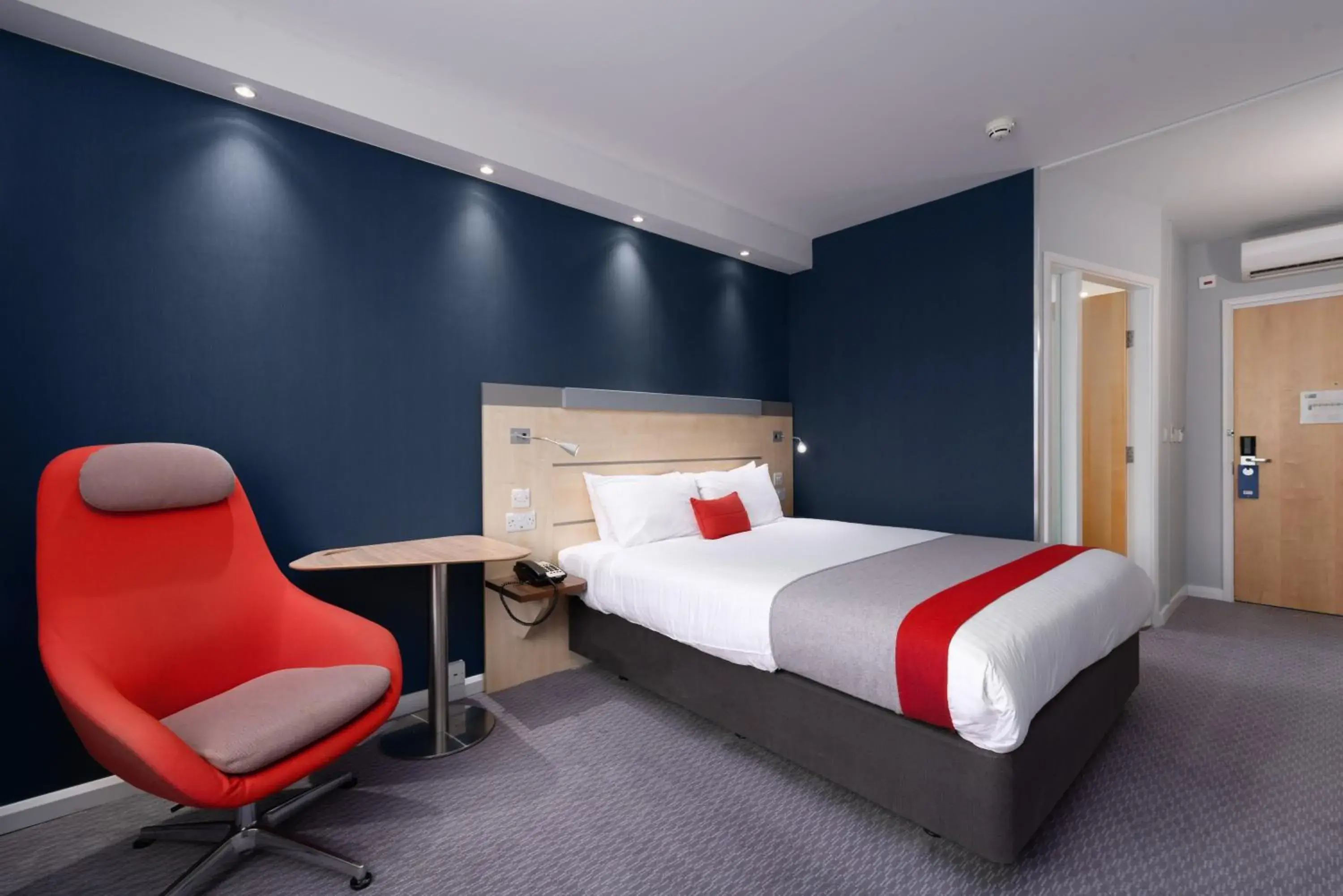 Standard Room with Free Hot Breakfast in Holiday Inn Express Burnley M65 Jct 10 by IHG Standard Room with Free Hot Breakfast in Holiday Inn Express Burnley M65 Jct 10 by IHG