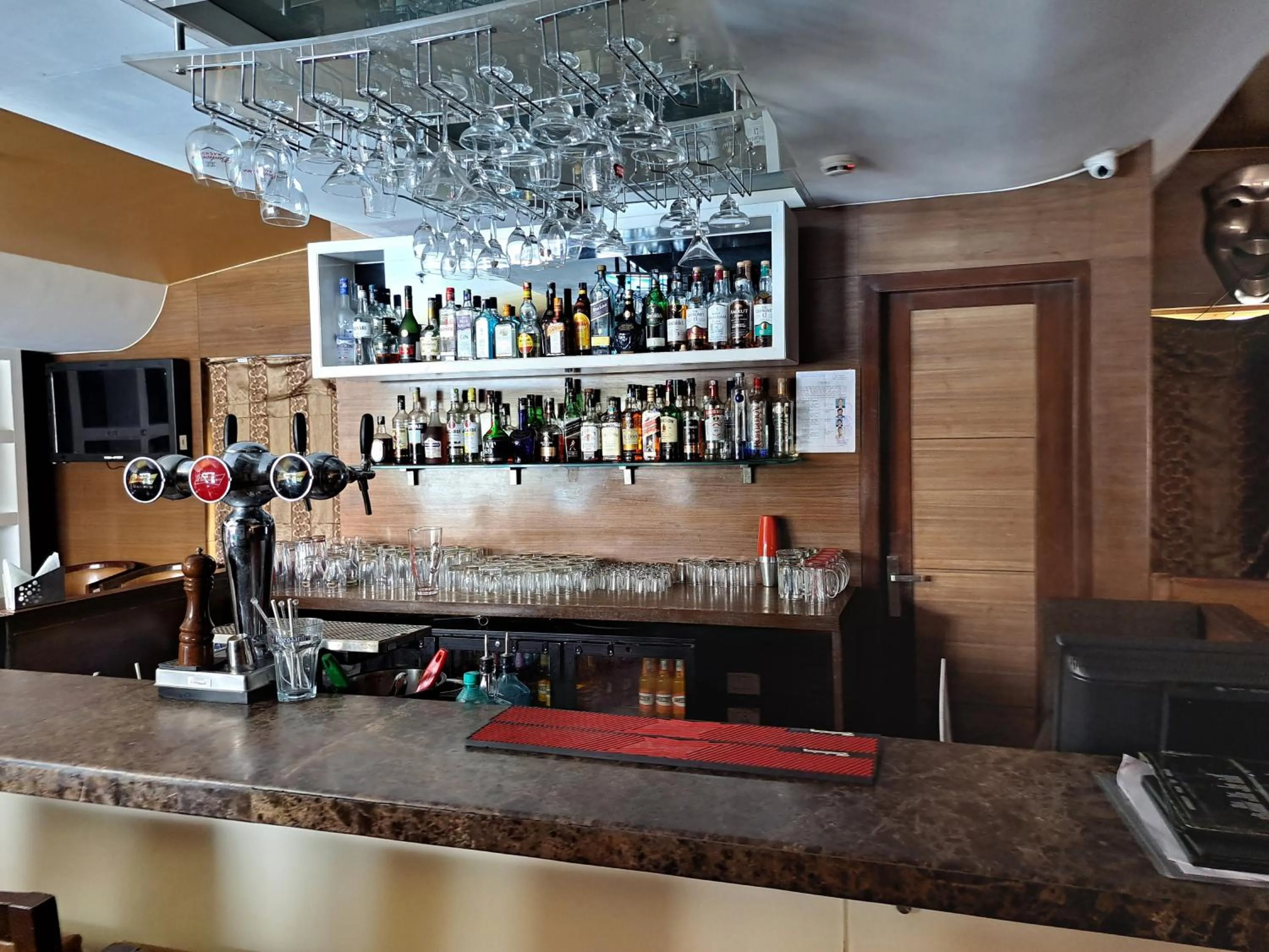 Lounge or bar in Goldfinch Retreat Bangalore