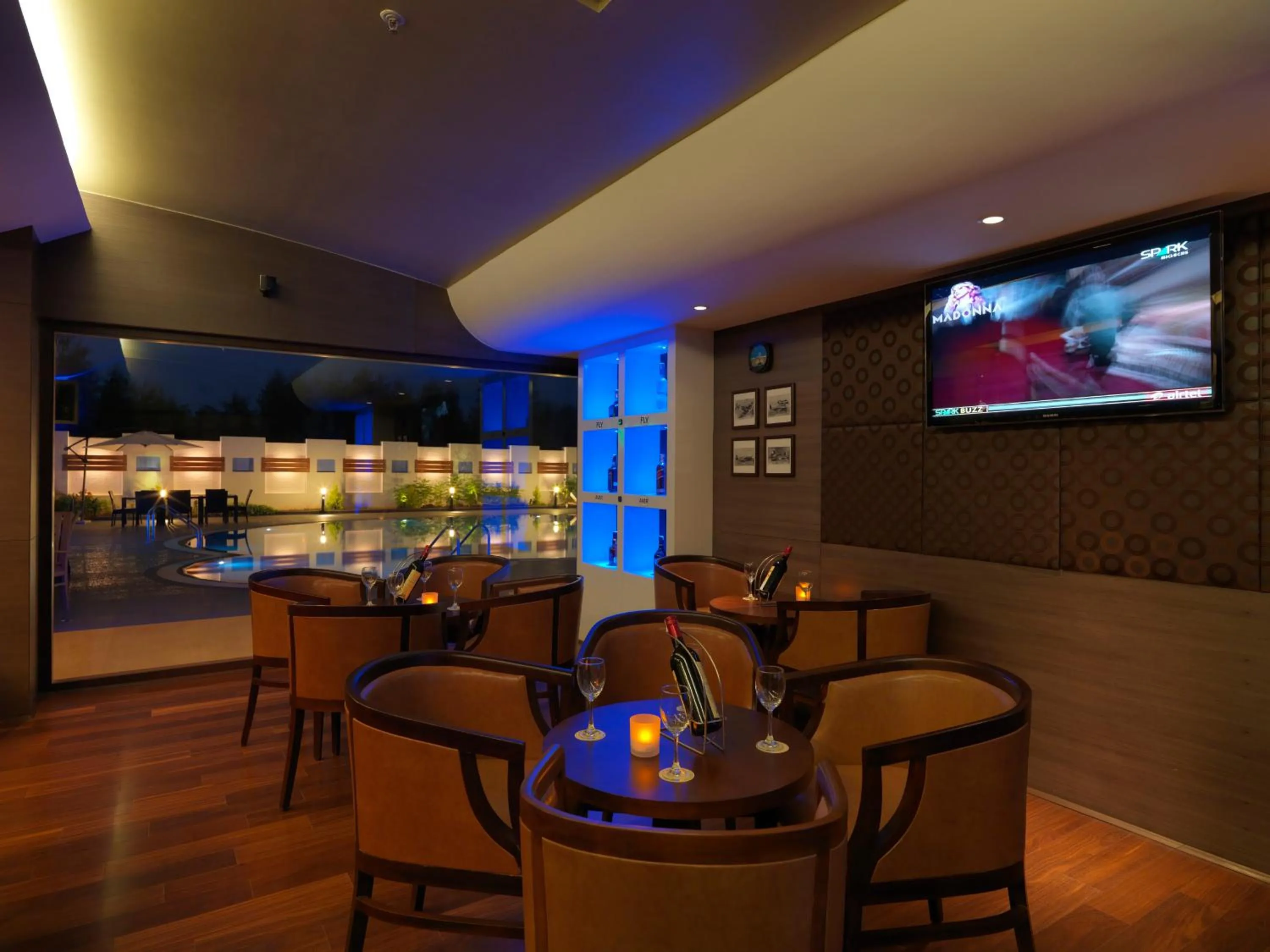 Lounge or bar in Goldfinch Retreat Bangalore