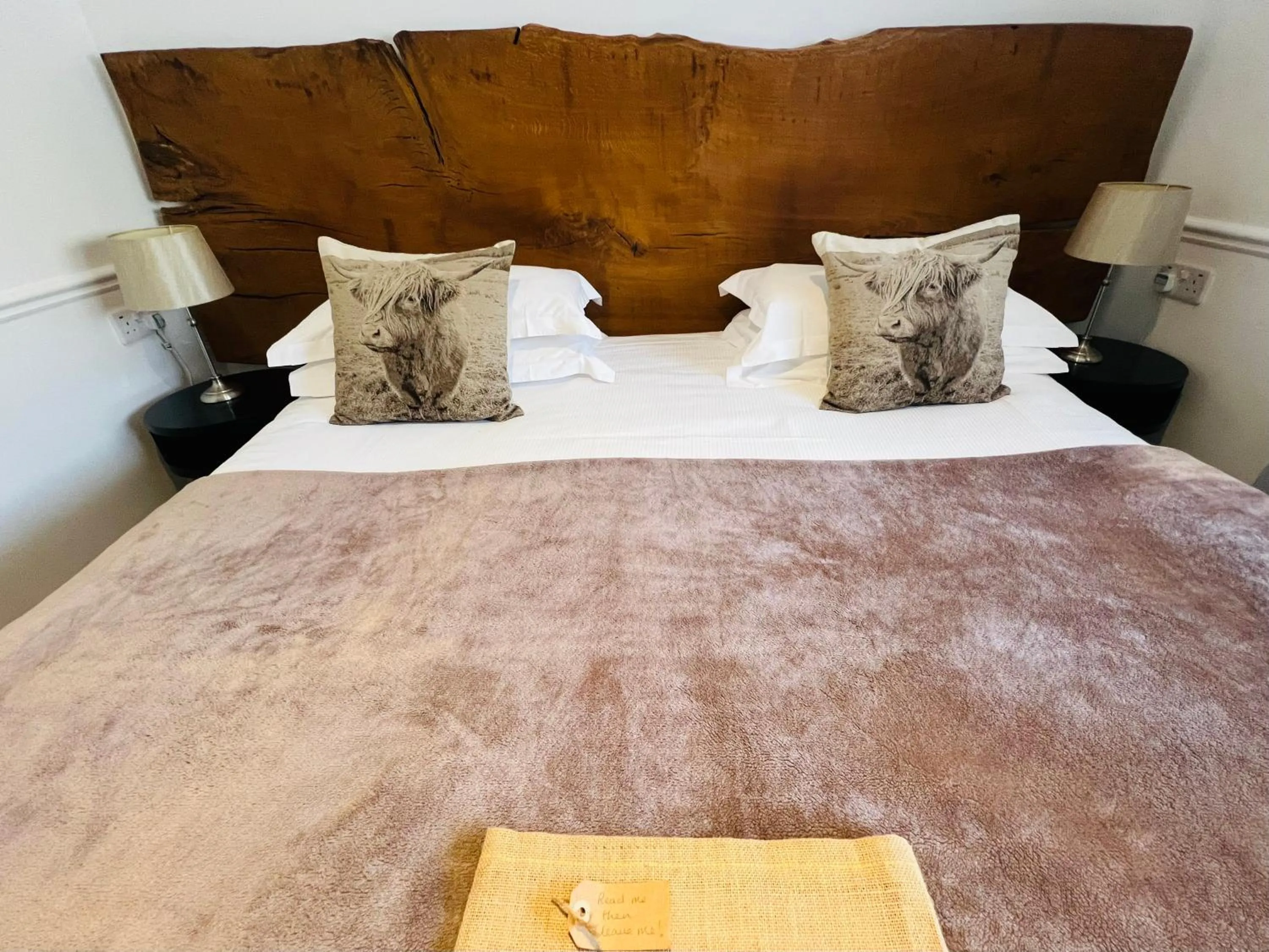 Bedroom, Bed in Cottage Lodge Hotel