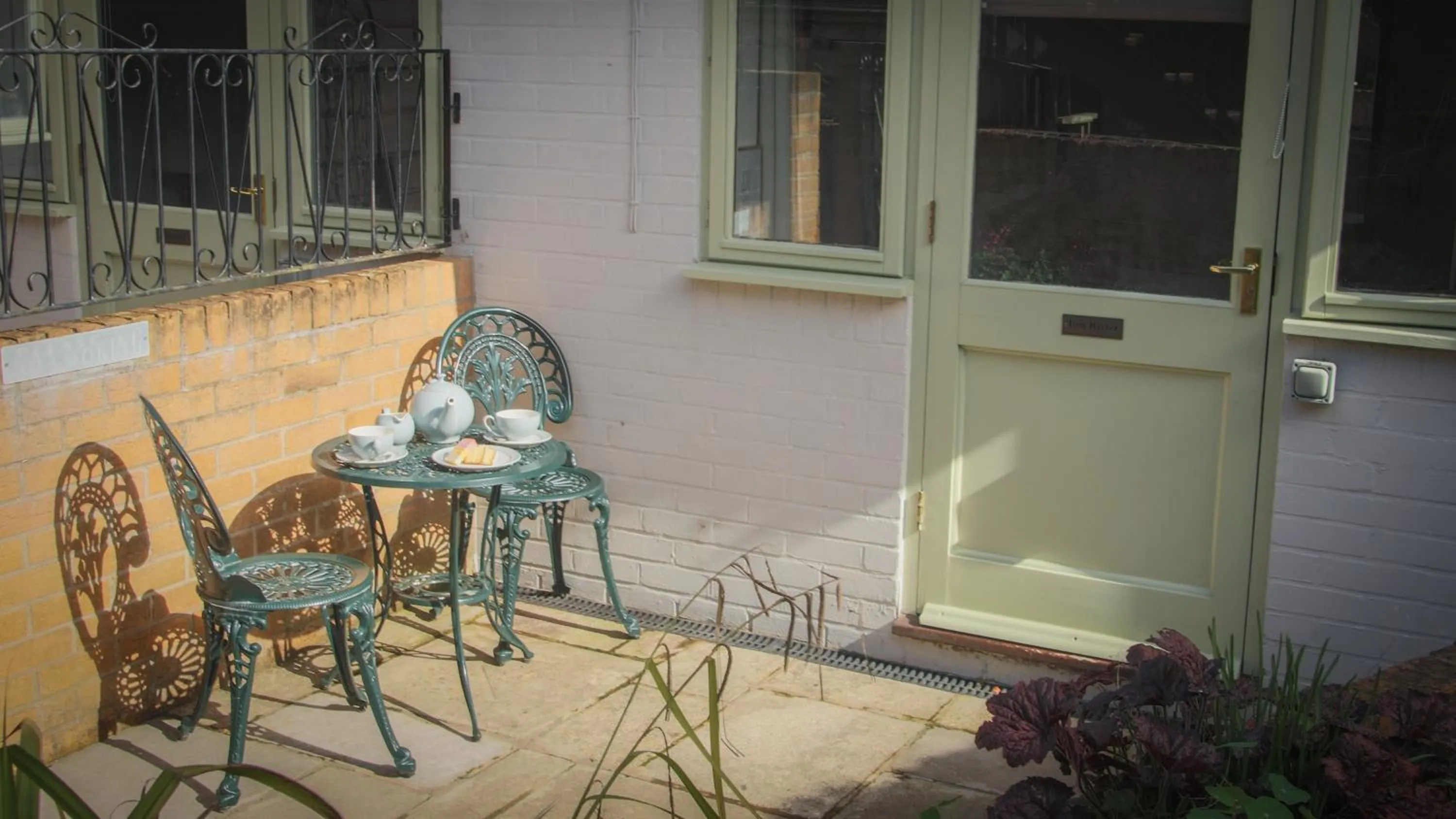 Pets in Cottage Lodge Hotel
