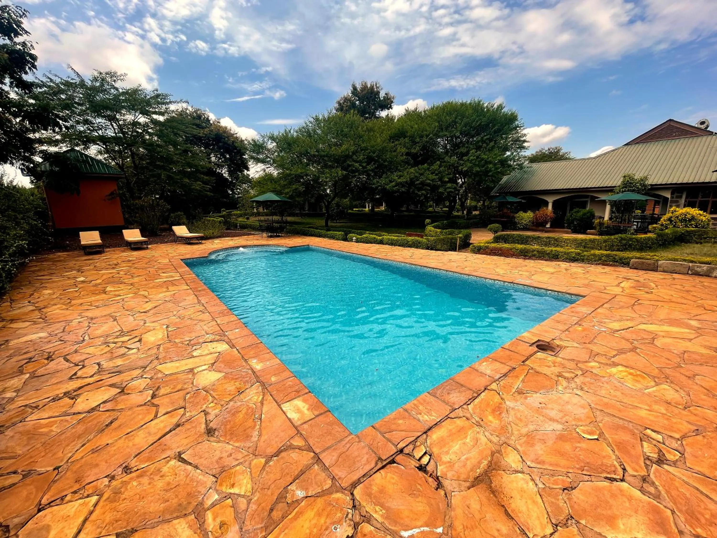 Swimming pool in Maktau Mountain Lodge