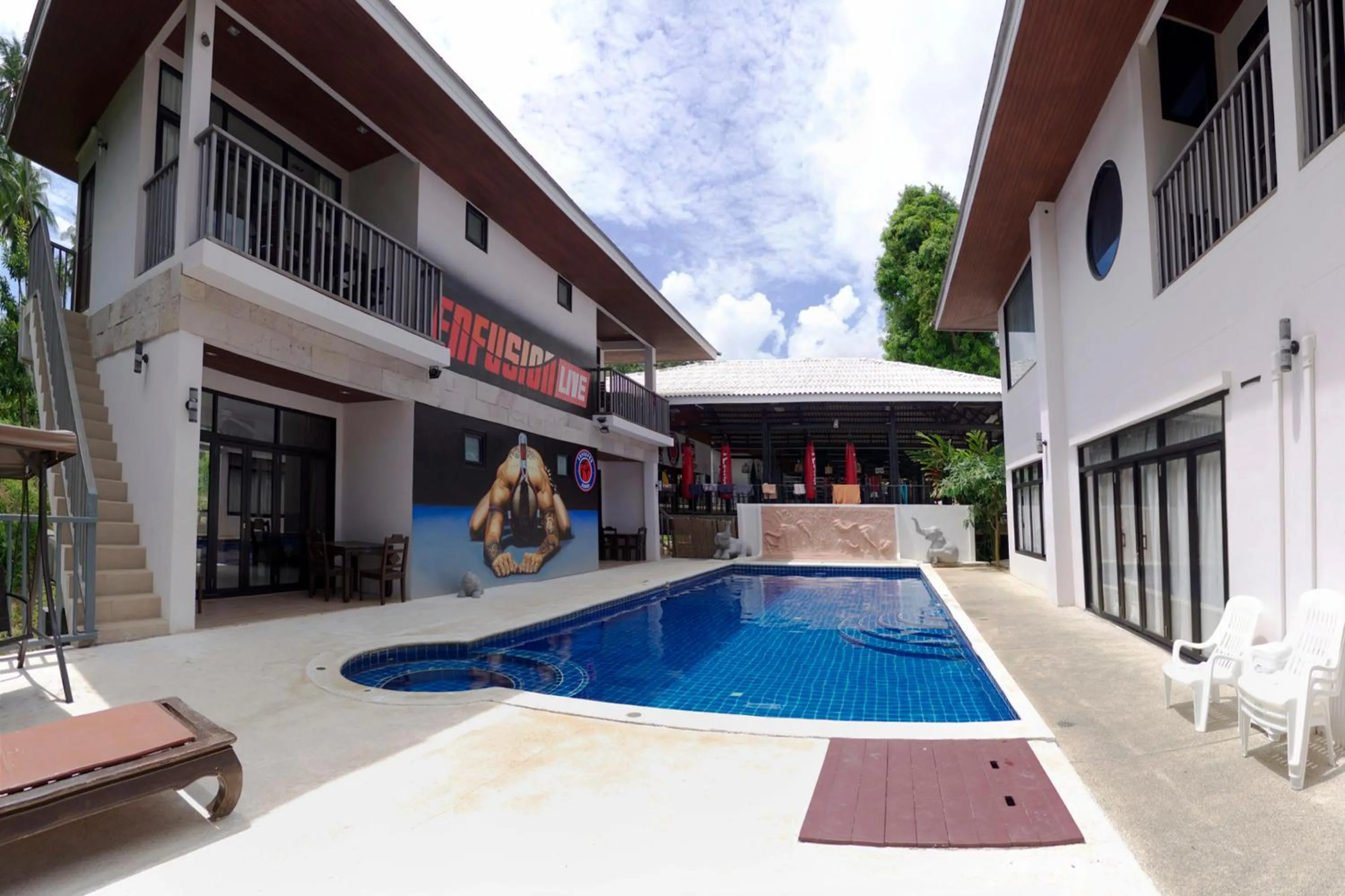 Swimming pool in Superpro Samui