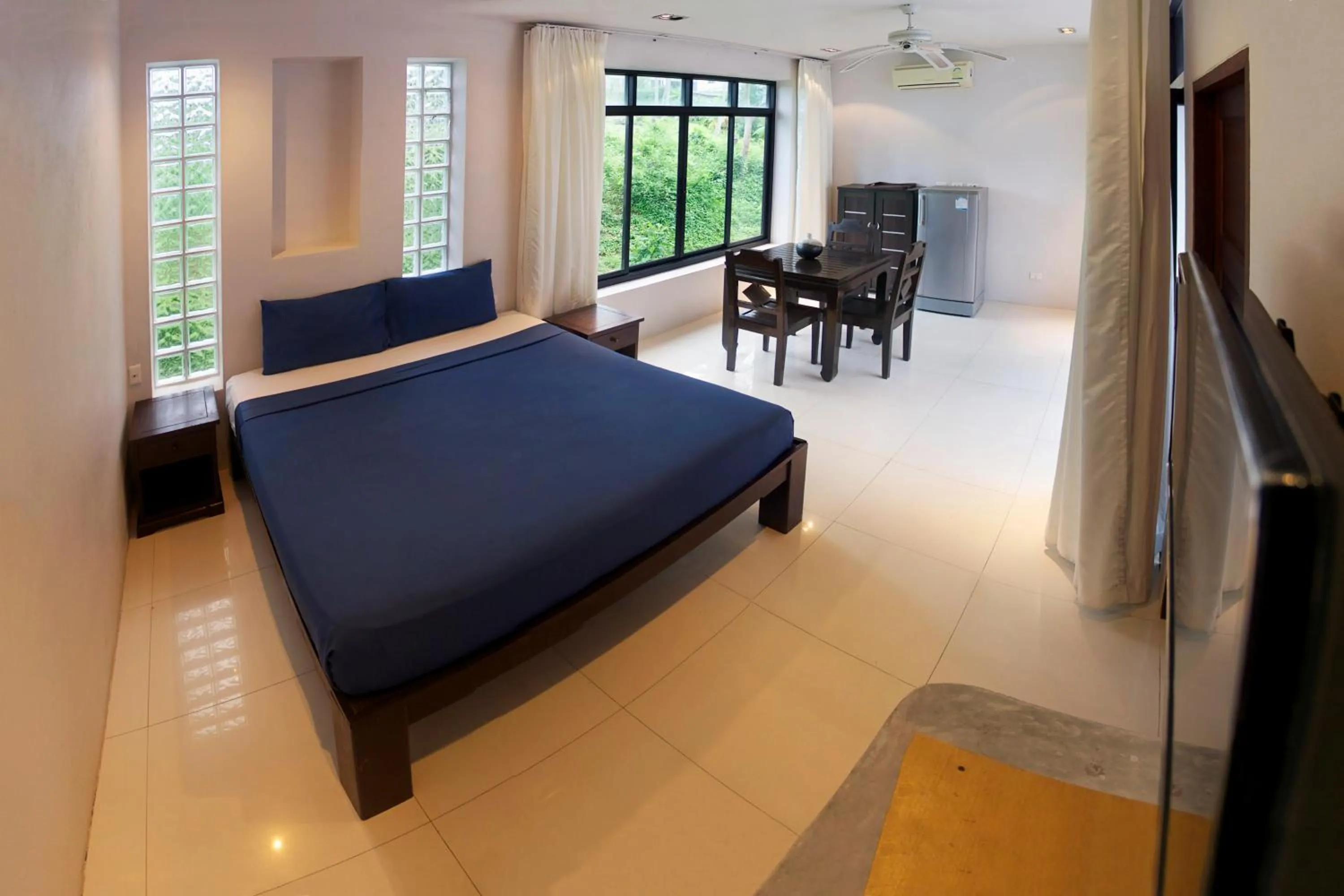 Photo of the whole room, Bed in Superpro Samui