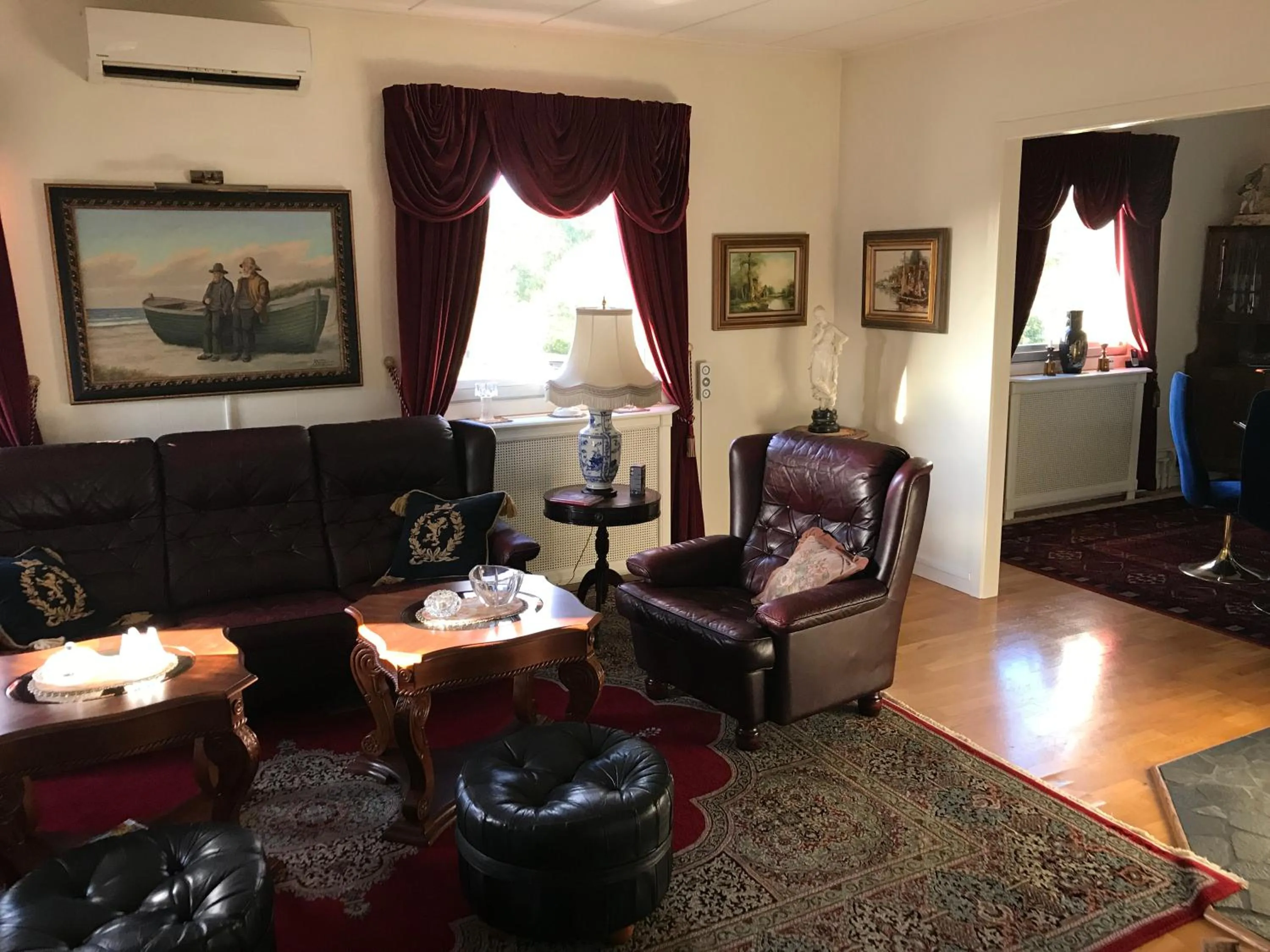 Shower in BoSmart Apartments