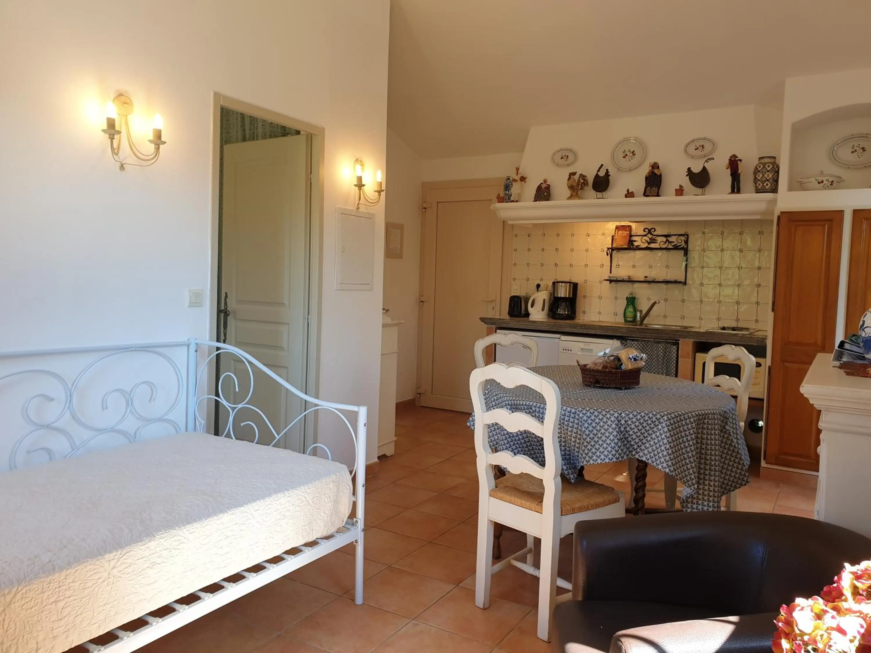 Kitchen or kitchenette, Bed in Résidence A Merula