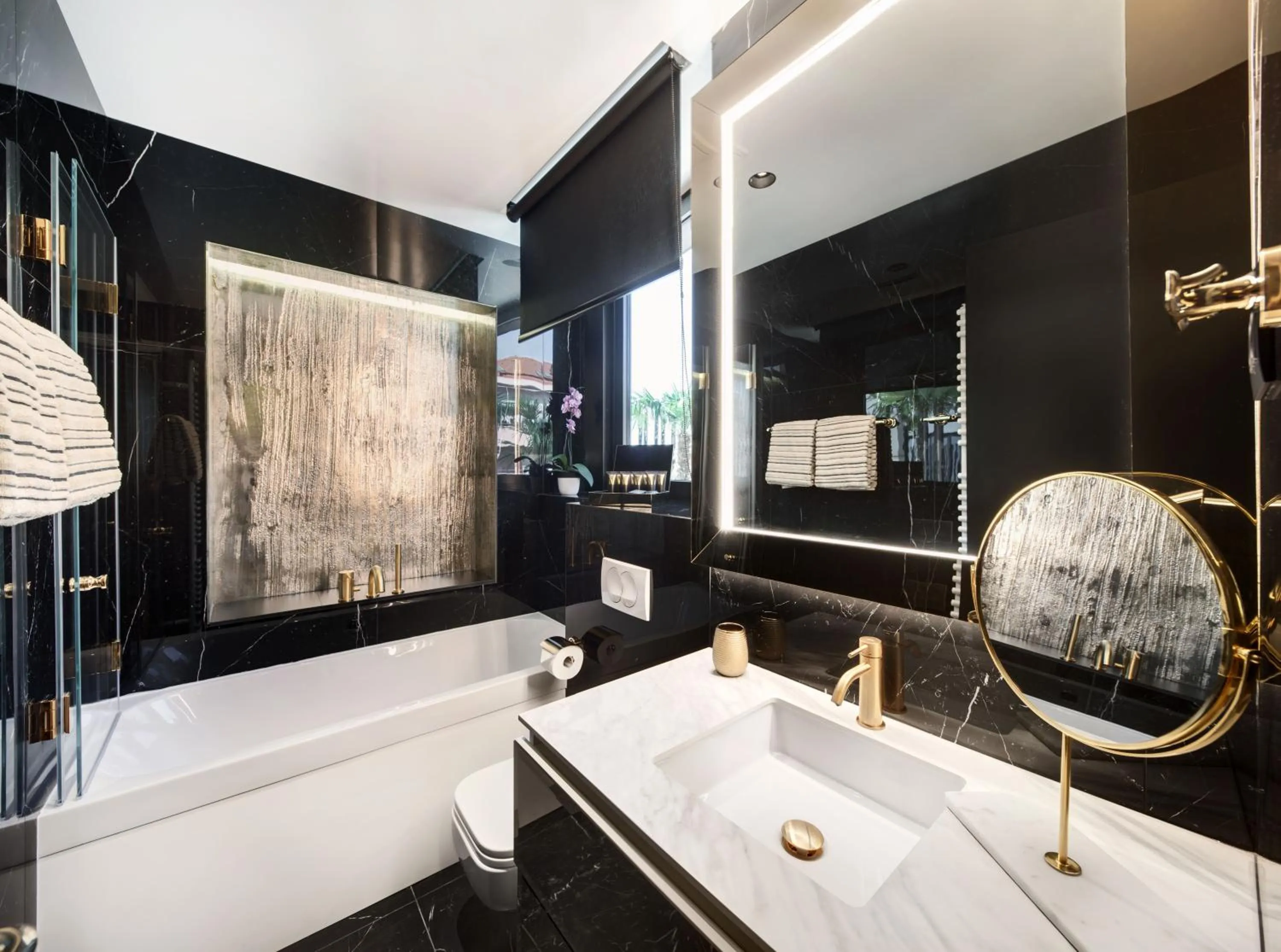 Bathroom in Posh Residence Luxury Suites