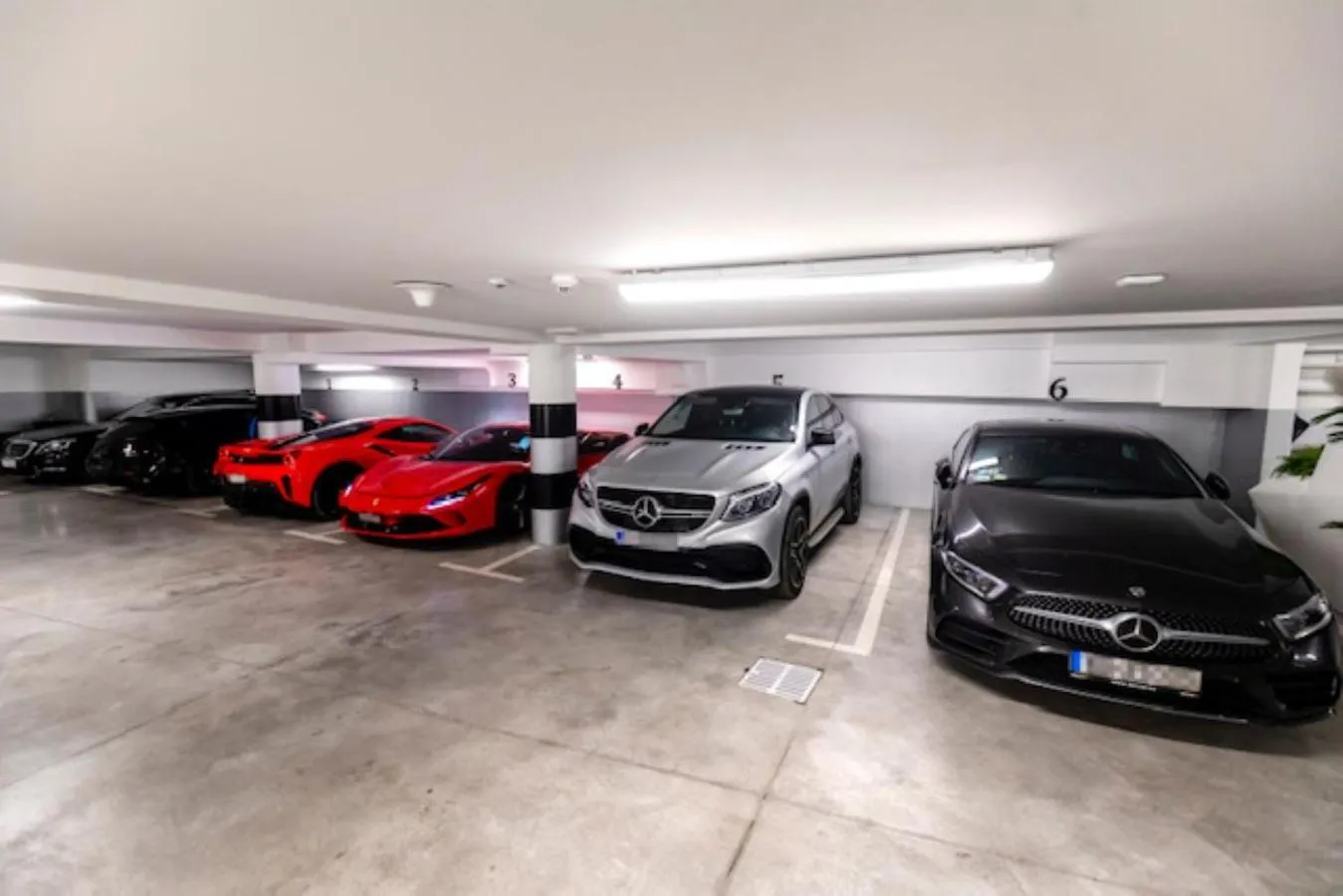 Parking in Posh Residence Luxury Suites