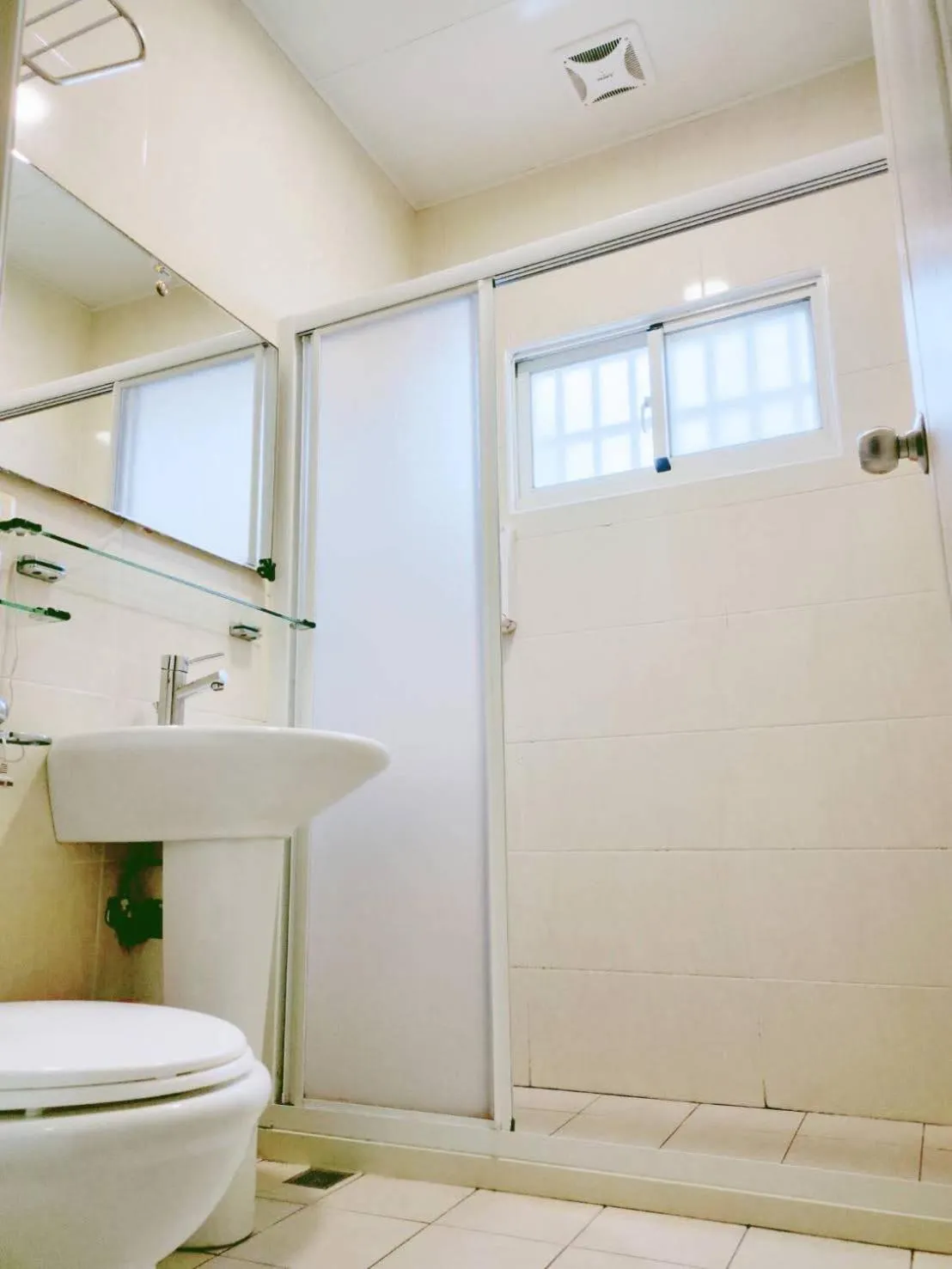 Bathroom in Shining Forest Hostel