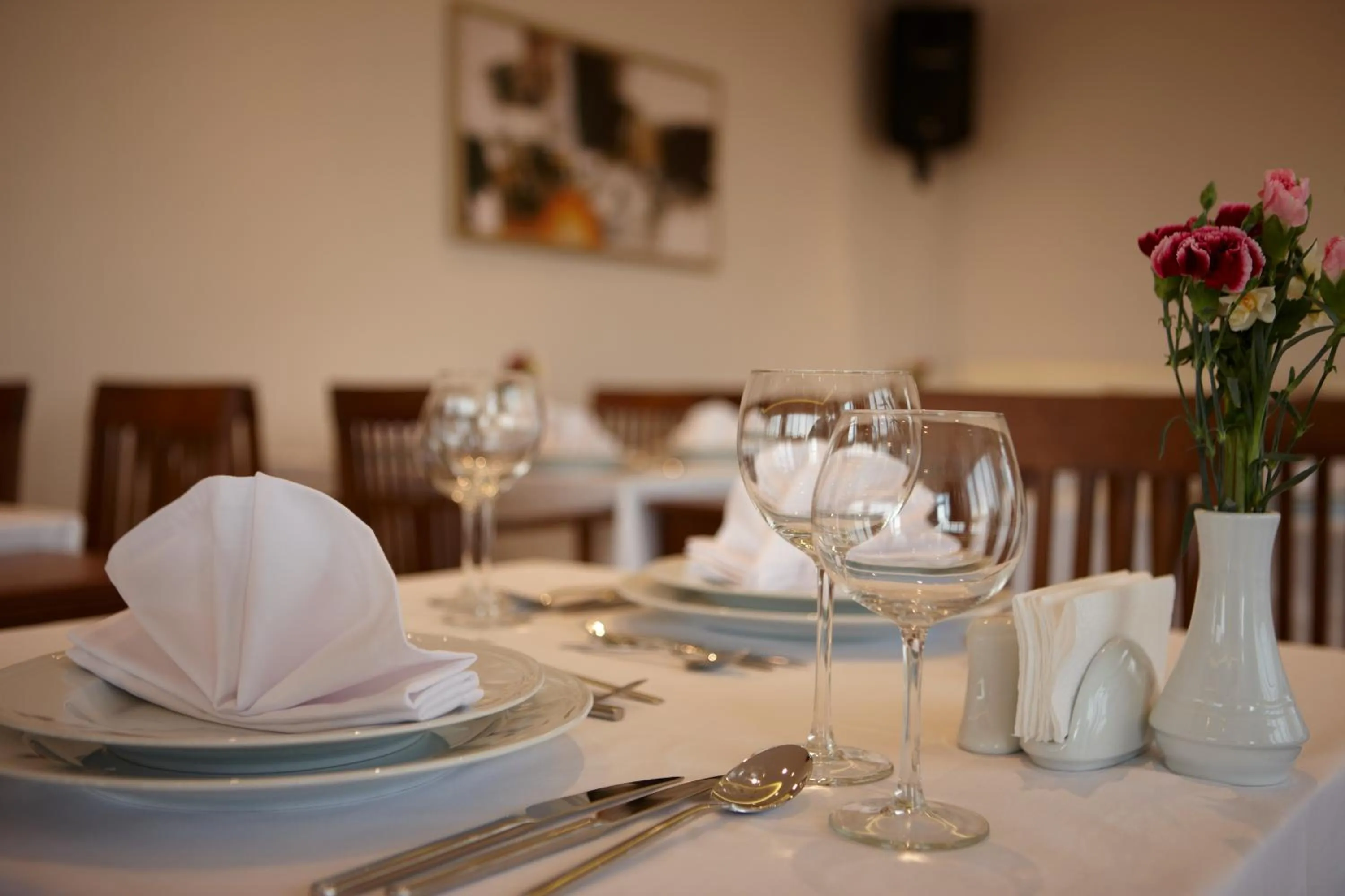 Restaurant/places to eat in dovsOtel