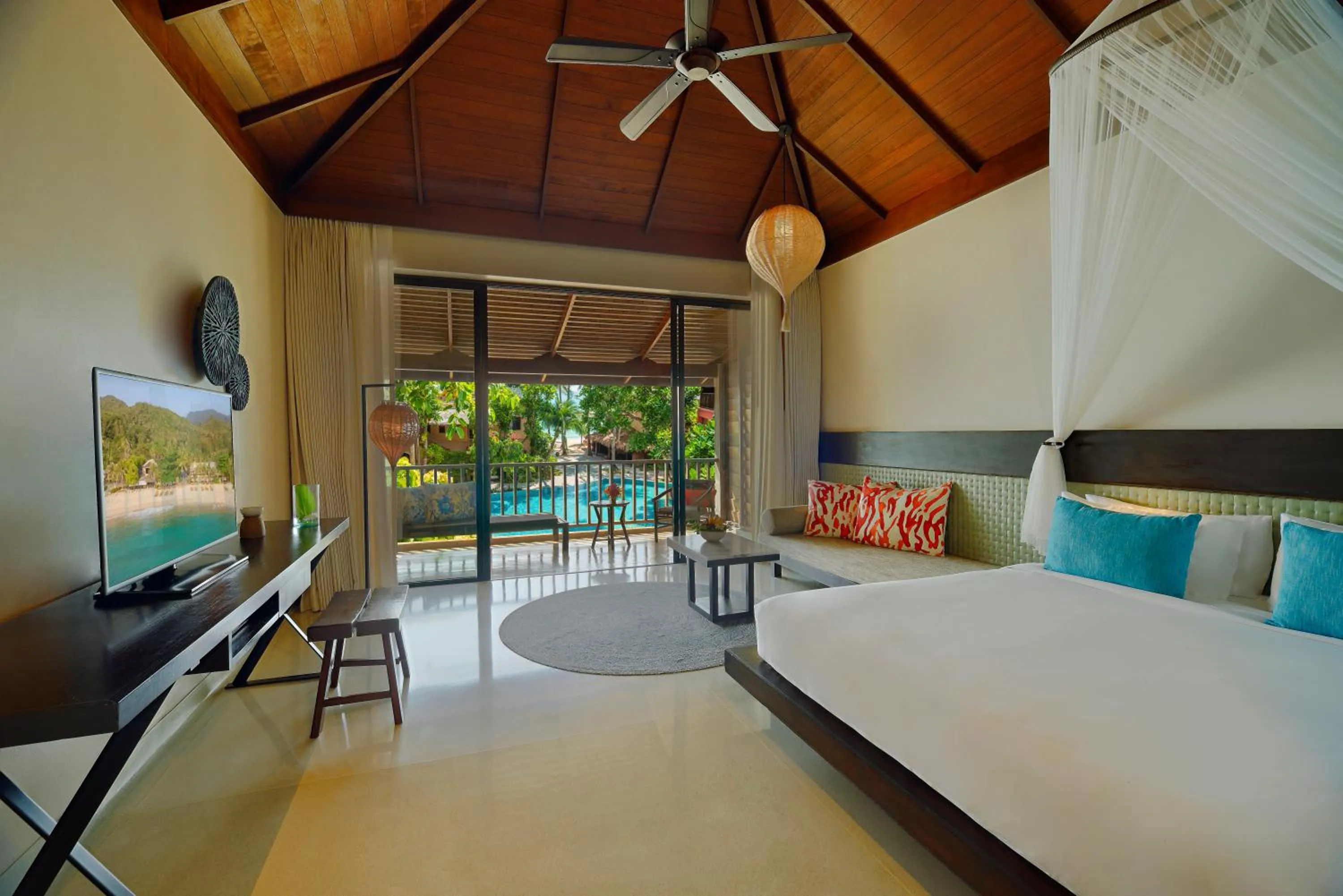 Photo of the whole room, Bed in Buri Rasa Village Phangan