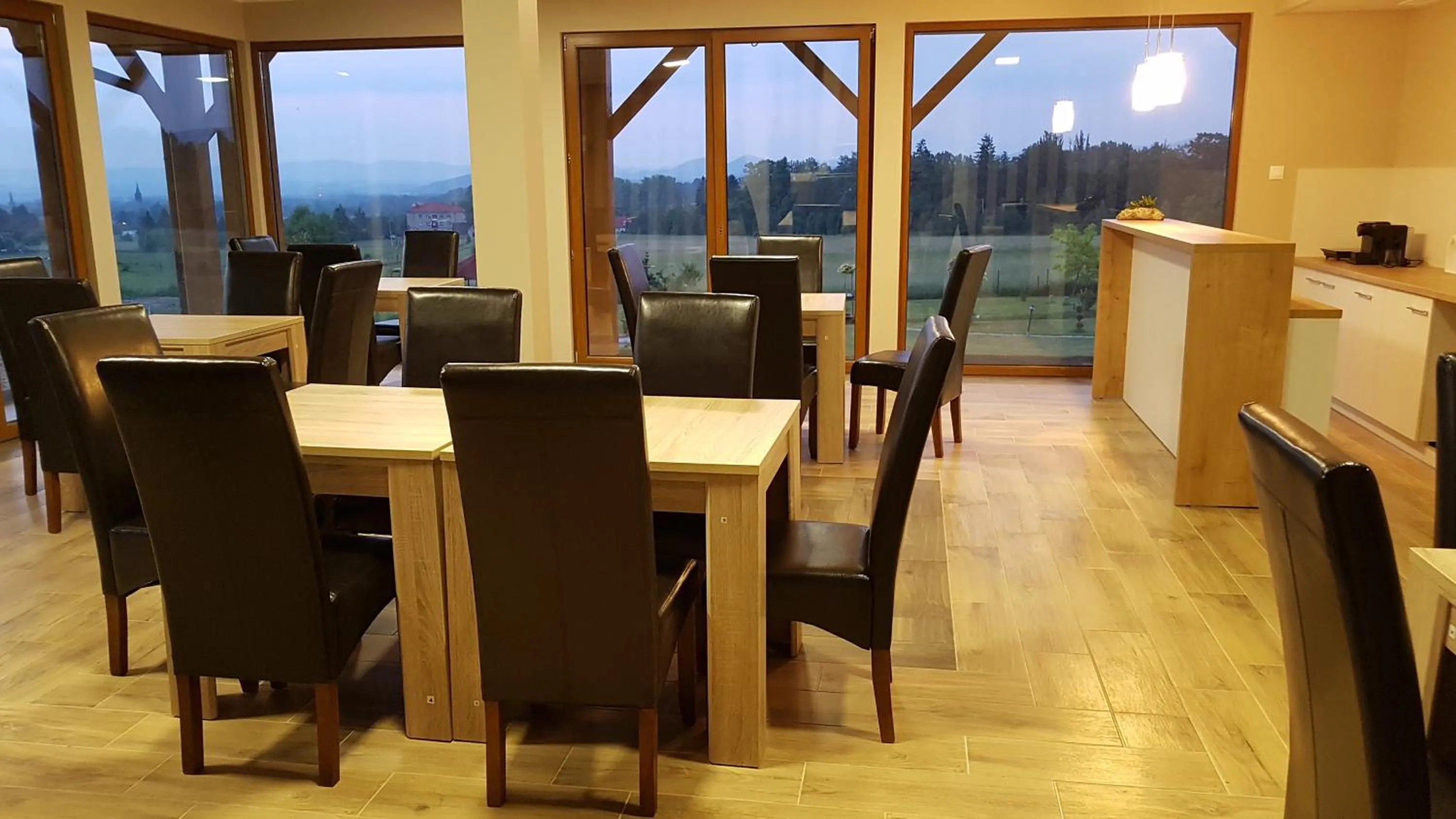 Restaurant/places to eat in Dom z Bali