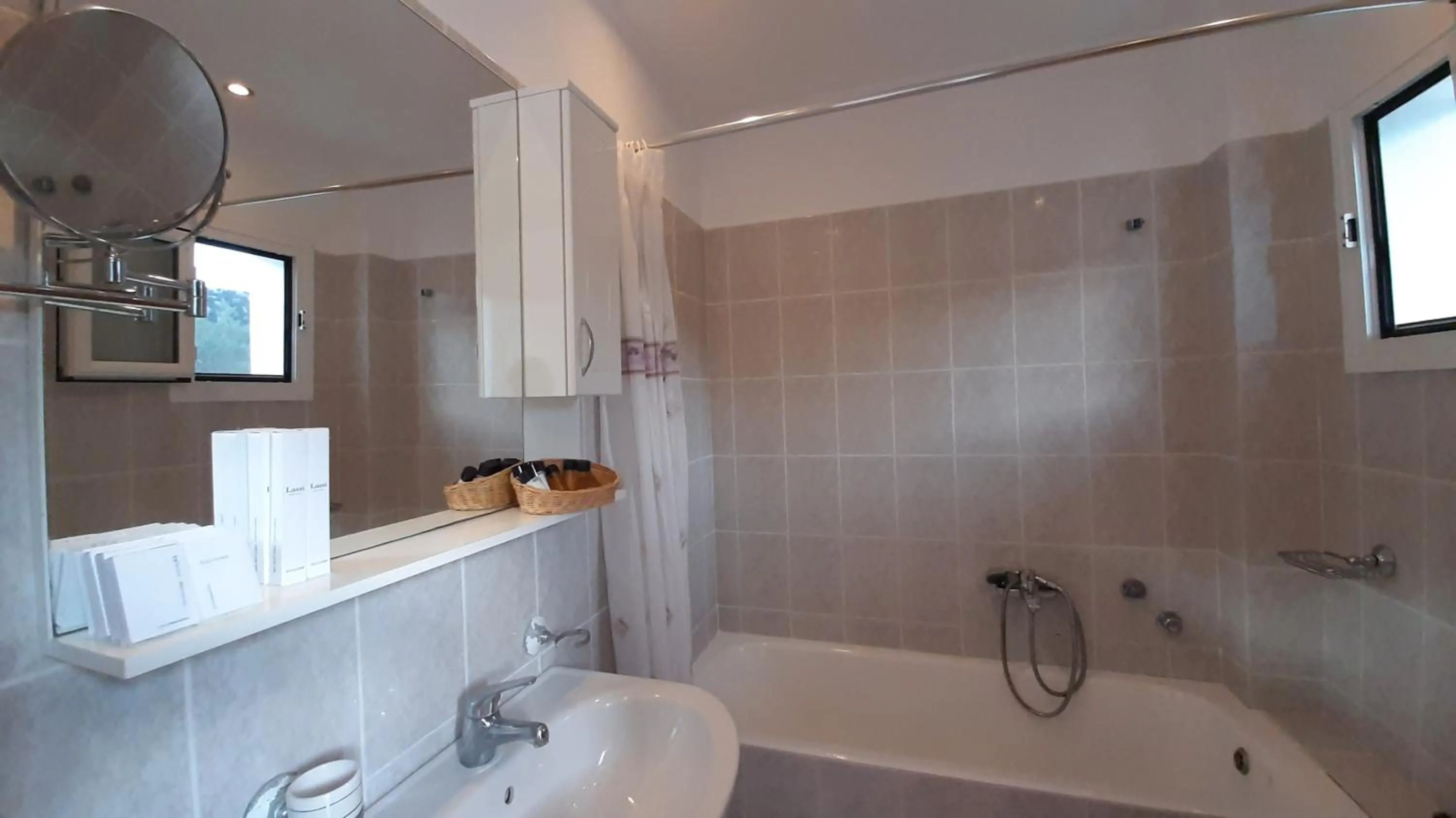 Bathroom in Lassi Hotel