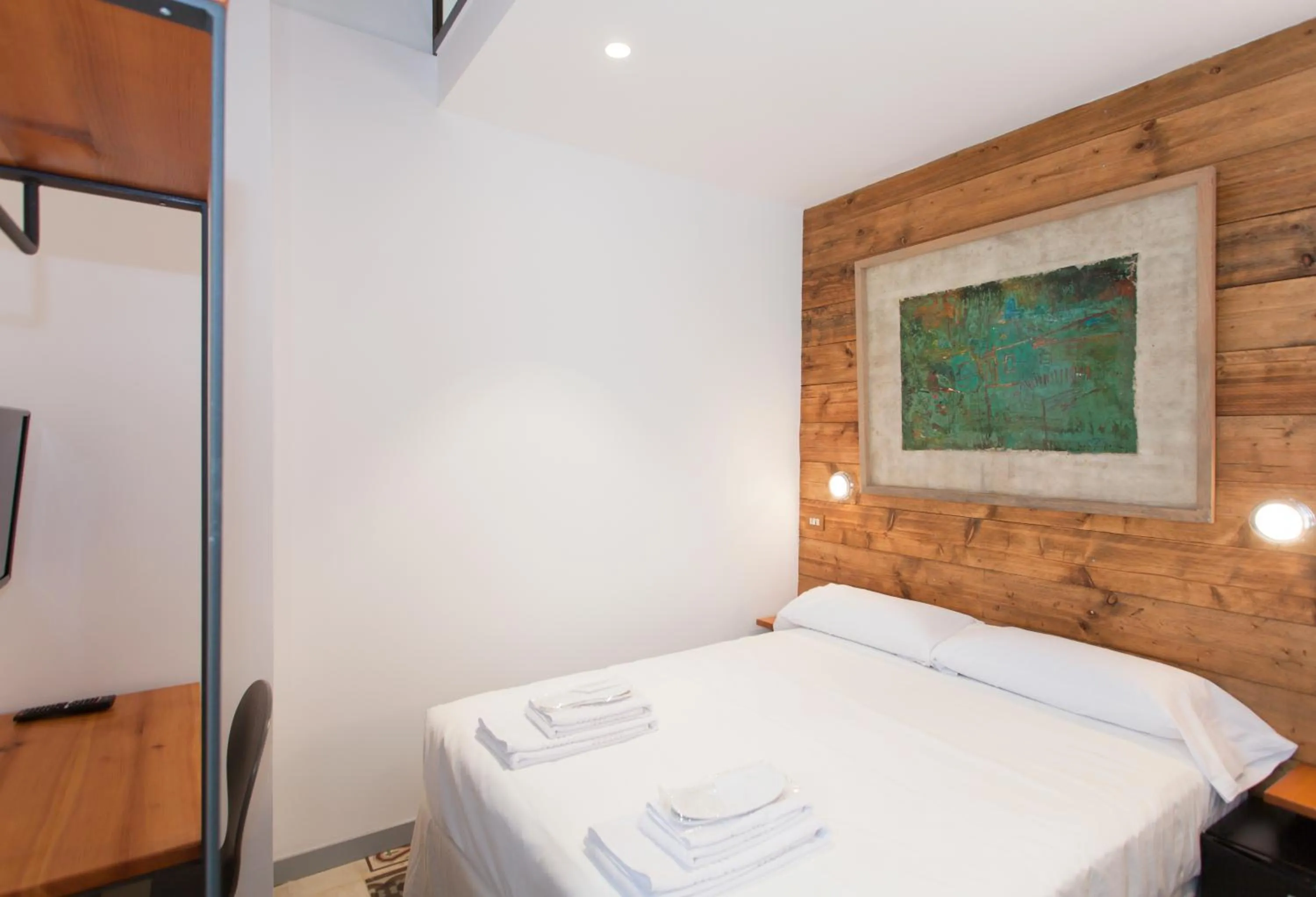 Photo of the whole room, Bed in Gran H La Marina