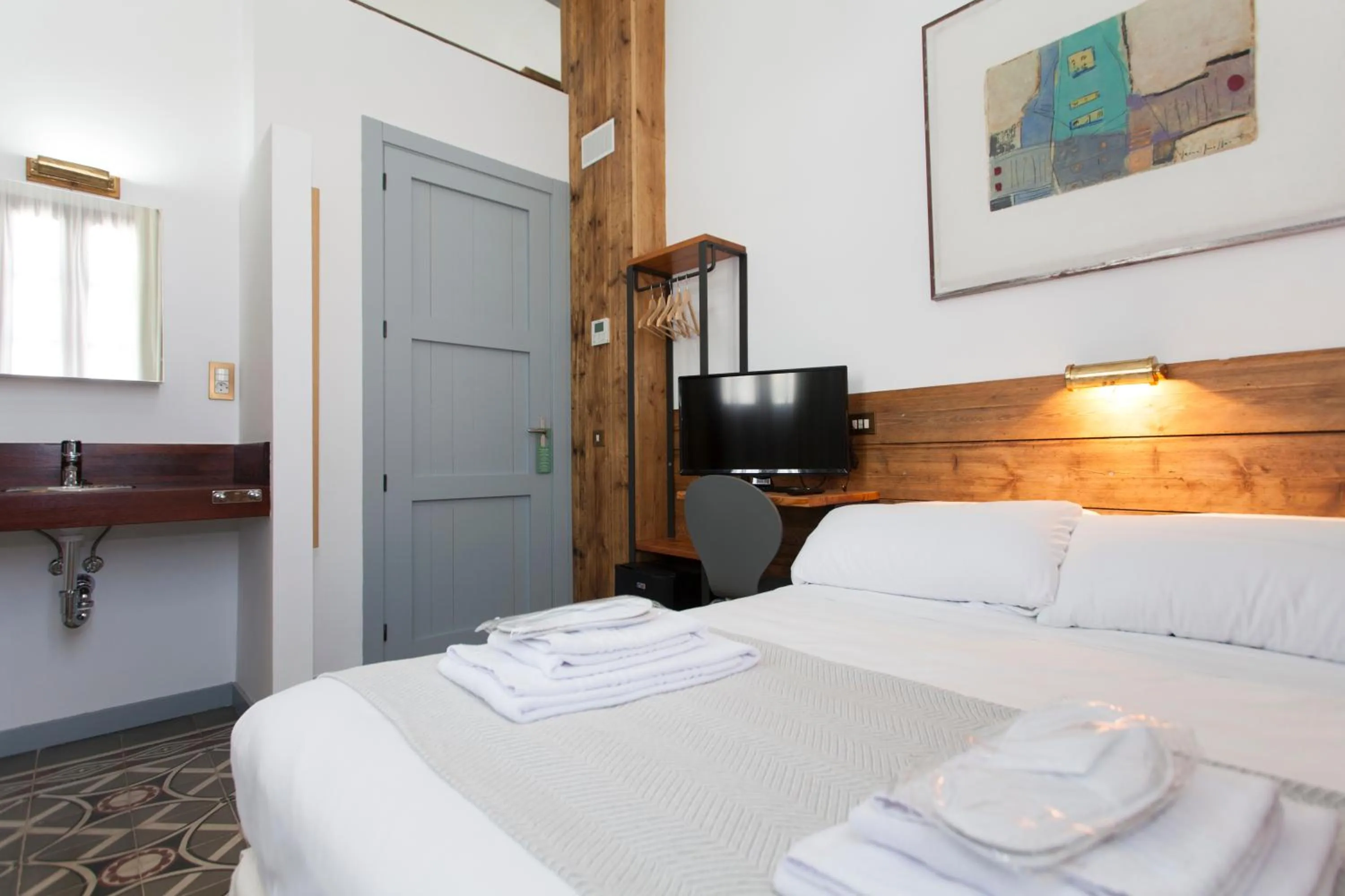 Photo of the whole room, Bed in Gran H La Marina