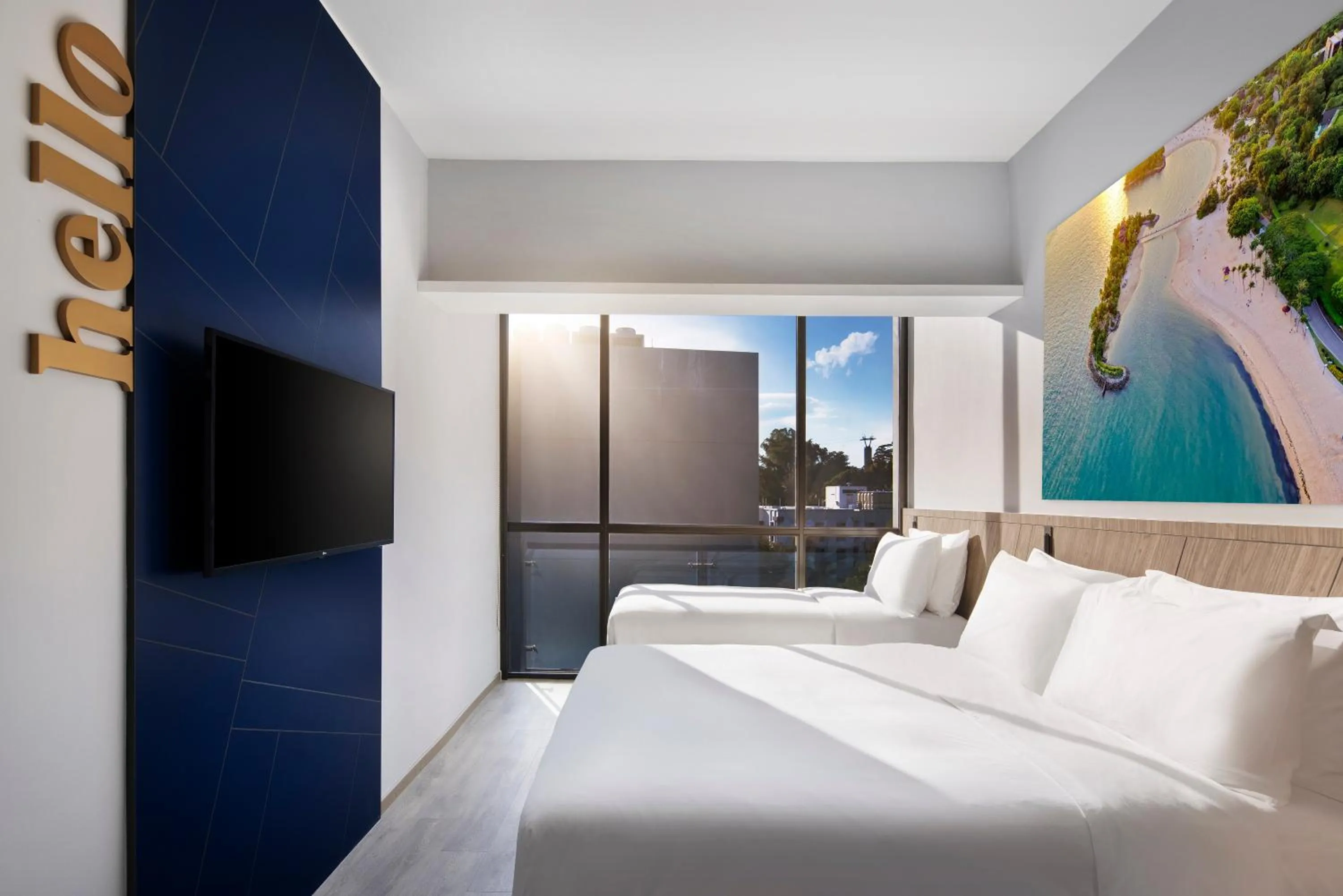 Photo of the whole room, Bed in Travelodge Harbourfront Singapore