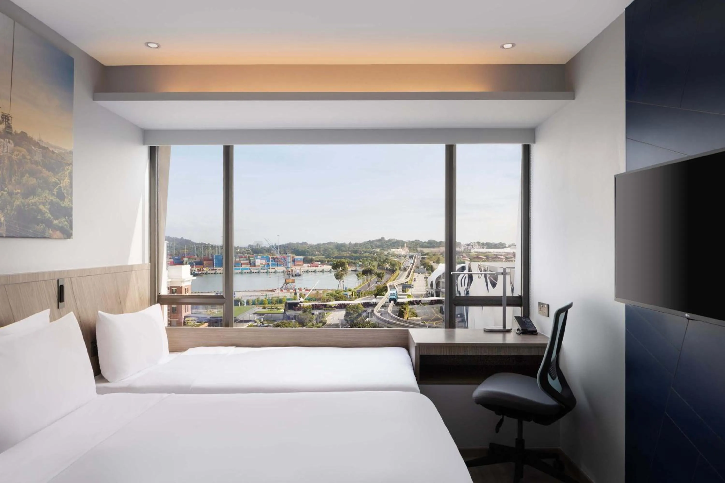 Bed in Travelodge Harbourfront Singapore