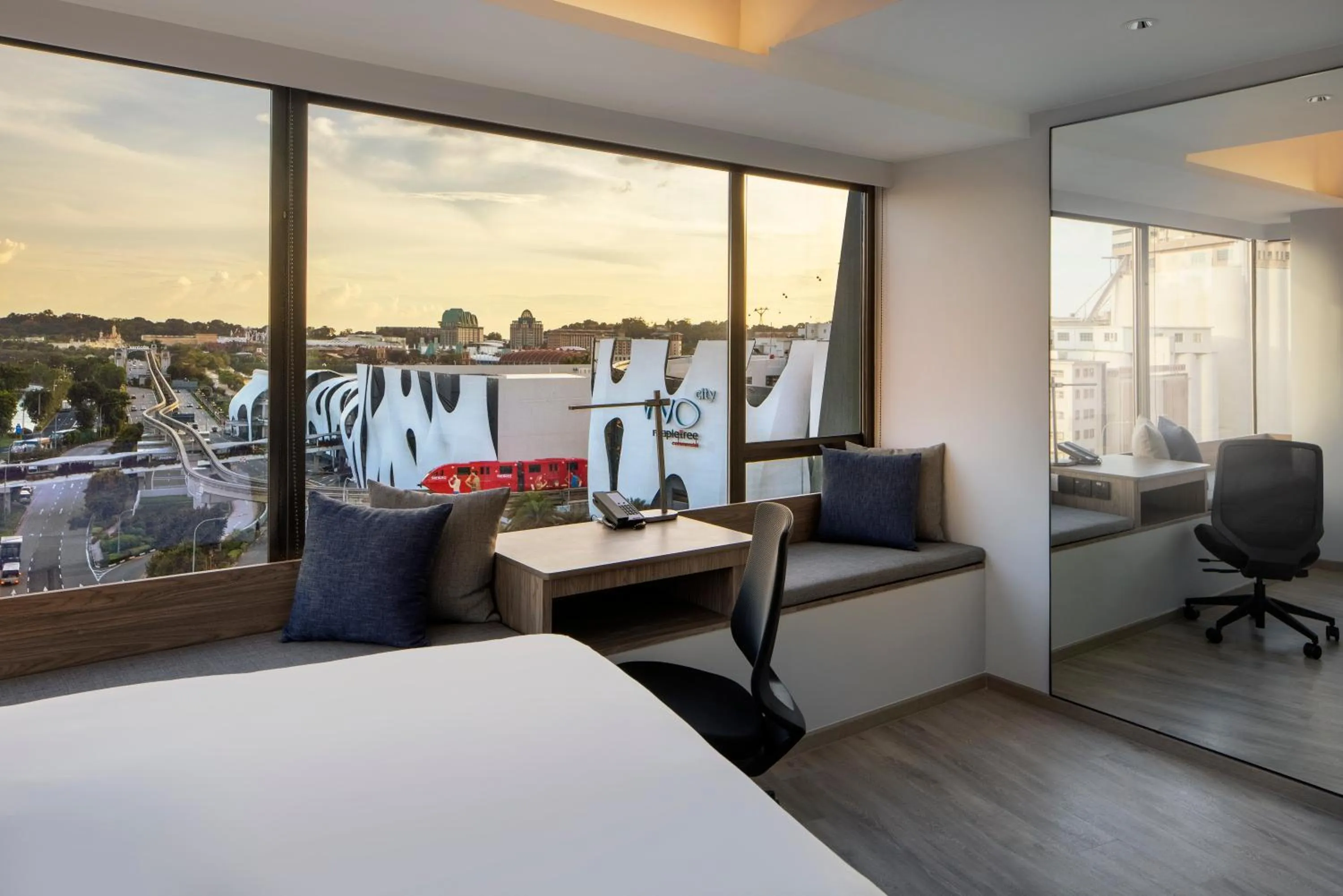 Sunset, Bed in Travelodge Harbourfront Singapore