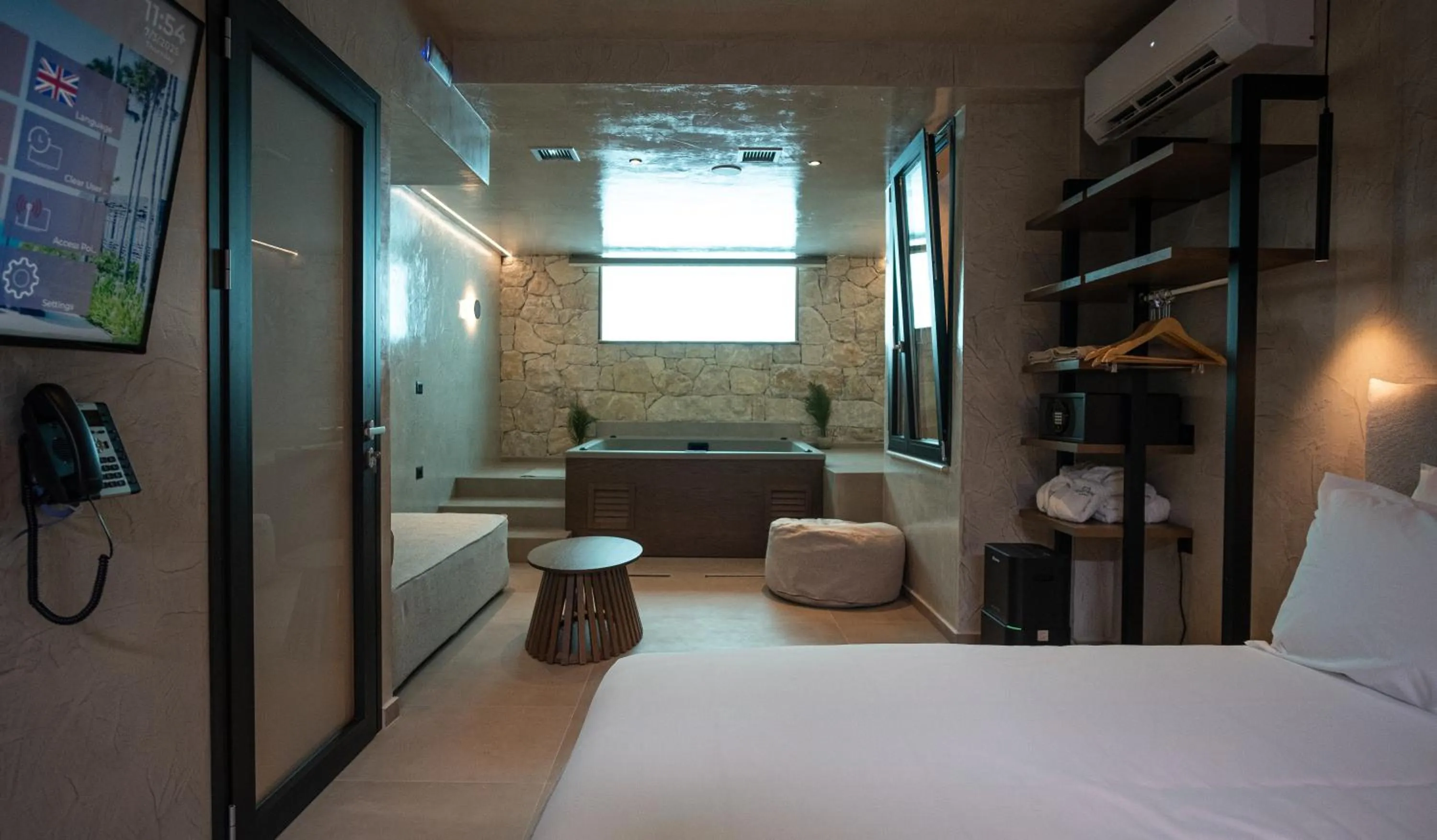 Bedroom, Bed in Royal Hotel and Suites