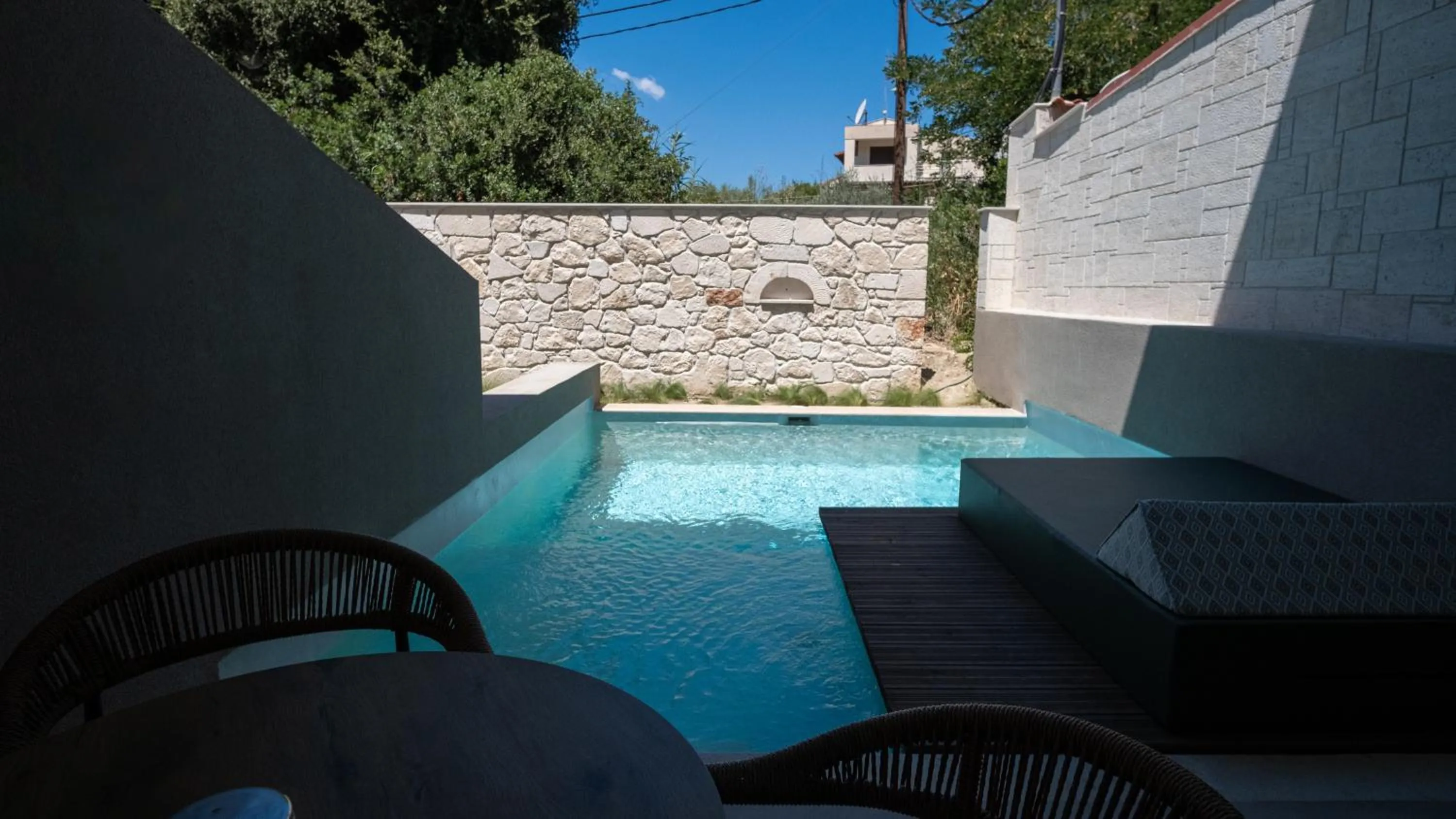 Swimming pool in Royal Hotel and Suites